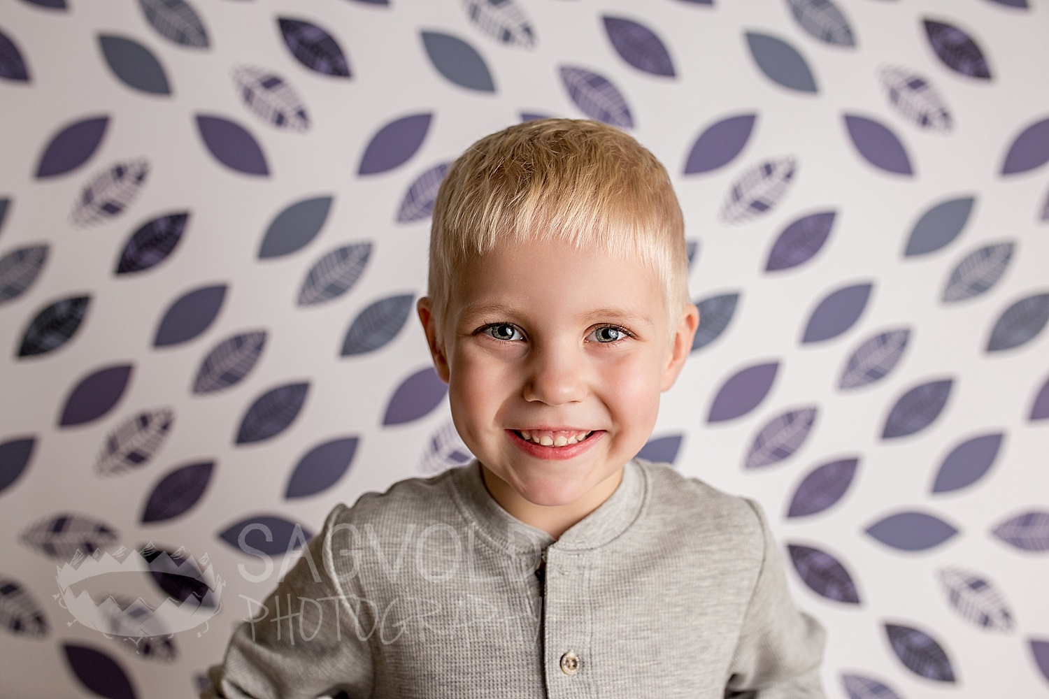 Child picture Fargo ND child photographer Janna Sagvold Photography