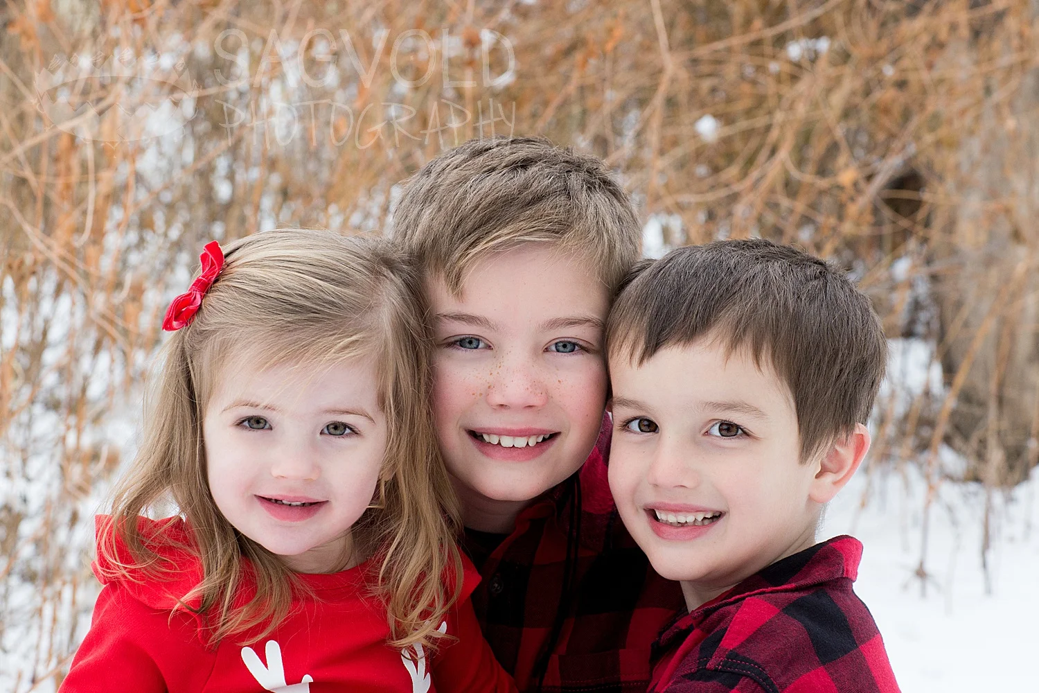 Sibling picture Fargo ND family photographer Janna Sagvold Photography