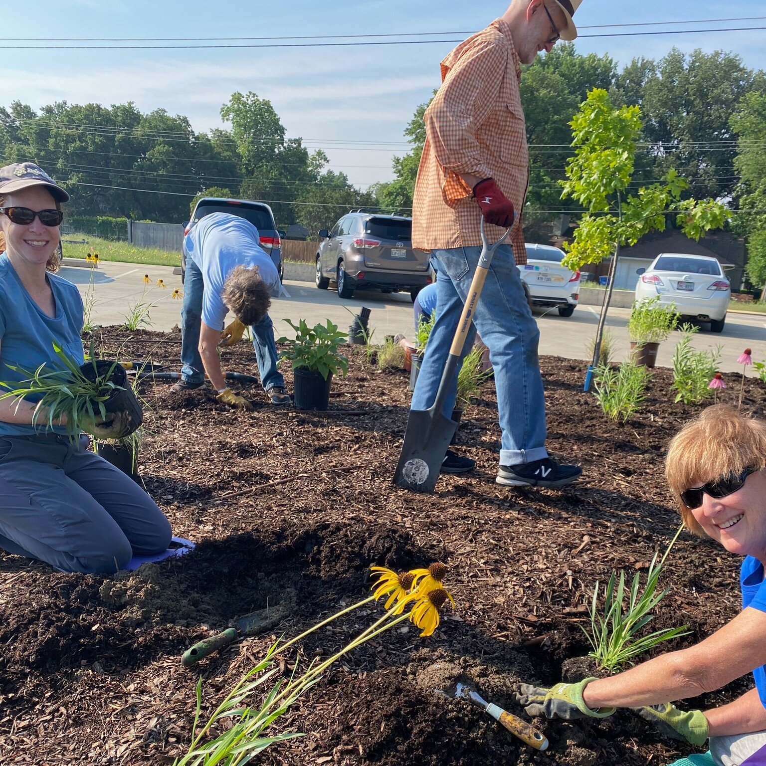 Come enjoy a lovely day, and help us clean up our perennial flower bed at St Michaels, Saturday, 4/6 from 9-12. Details at our website (link in bio). https://northaventrail.org/events/2024/4/6/weeding-at-st-michaels