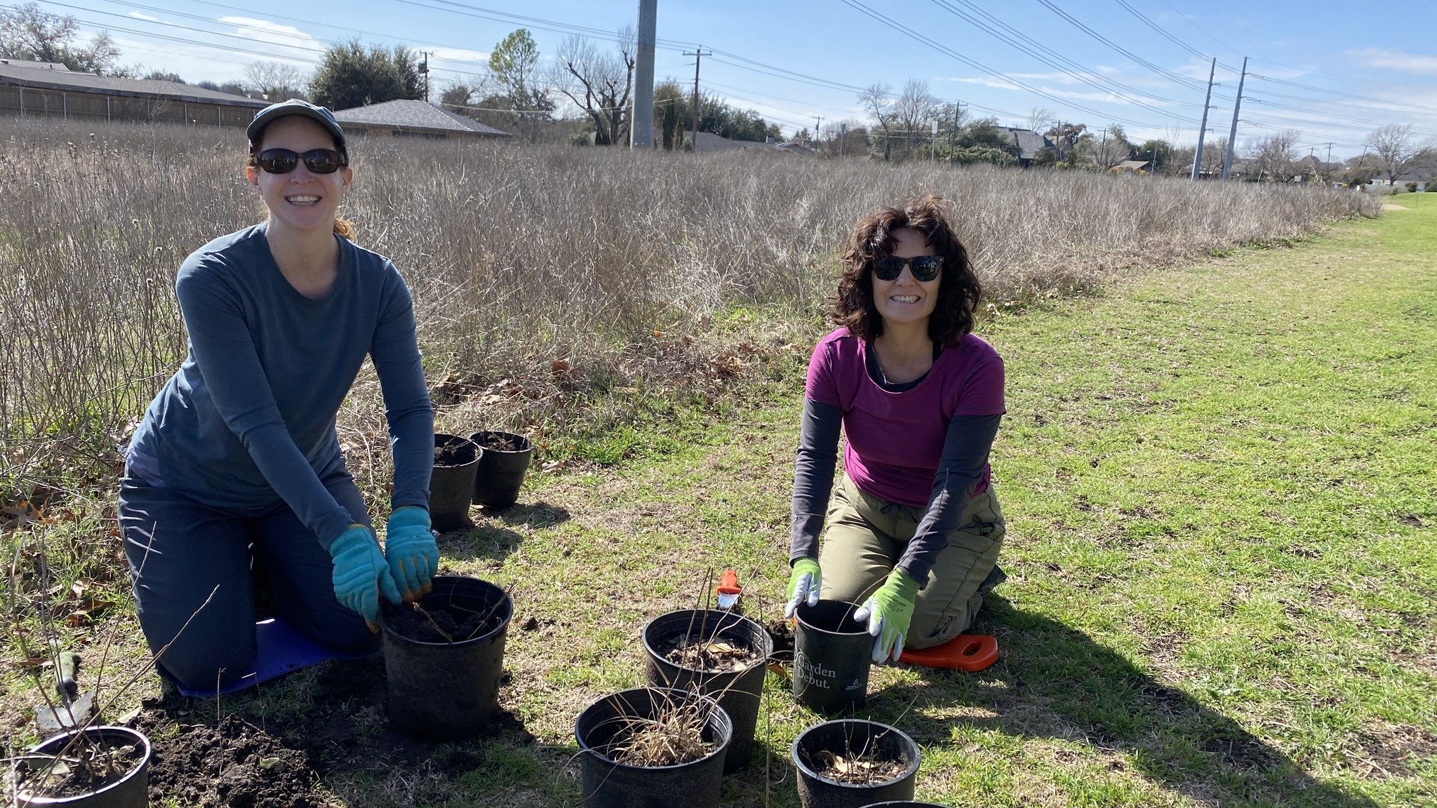 We have two trail work days coming up. Saturday, 5/11 is a prairie weeding and clean up, and Saturday, 5/18 is a planting day near Royal Park. All the details are on our events page here: https://northaventrail.org/events/ (link in bio).

Please help