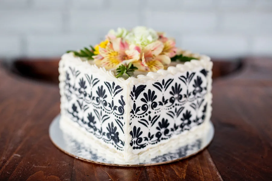 Cake number 7: Sweet Expressions by Amy Mears Almond cake, raspberry filling and brown butter buttercream icing. Loved this frosting, slightly crunchy texture and very pleasing to the palette!