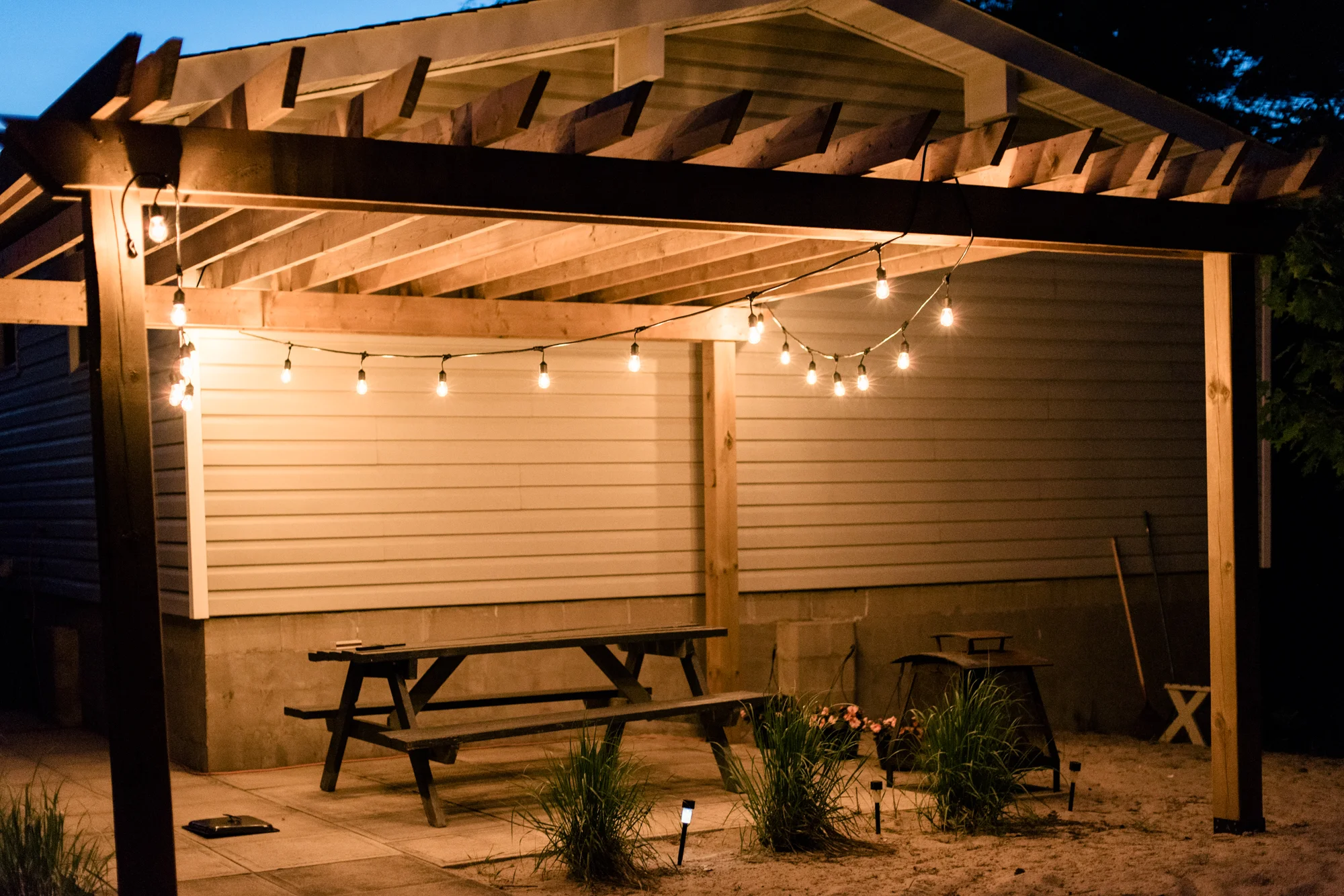 tiny-ontario-beach-house-26.jpg