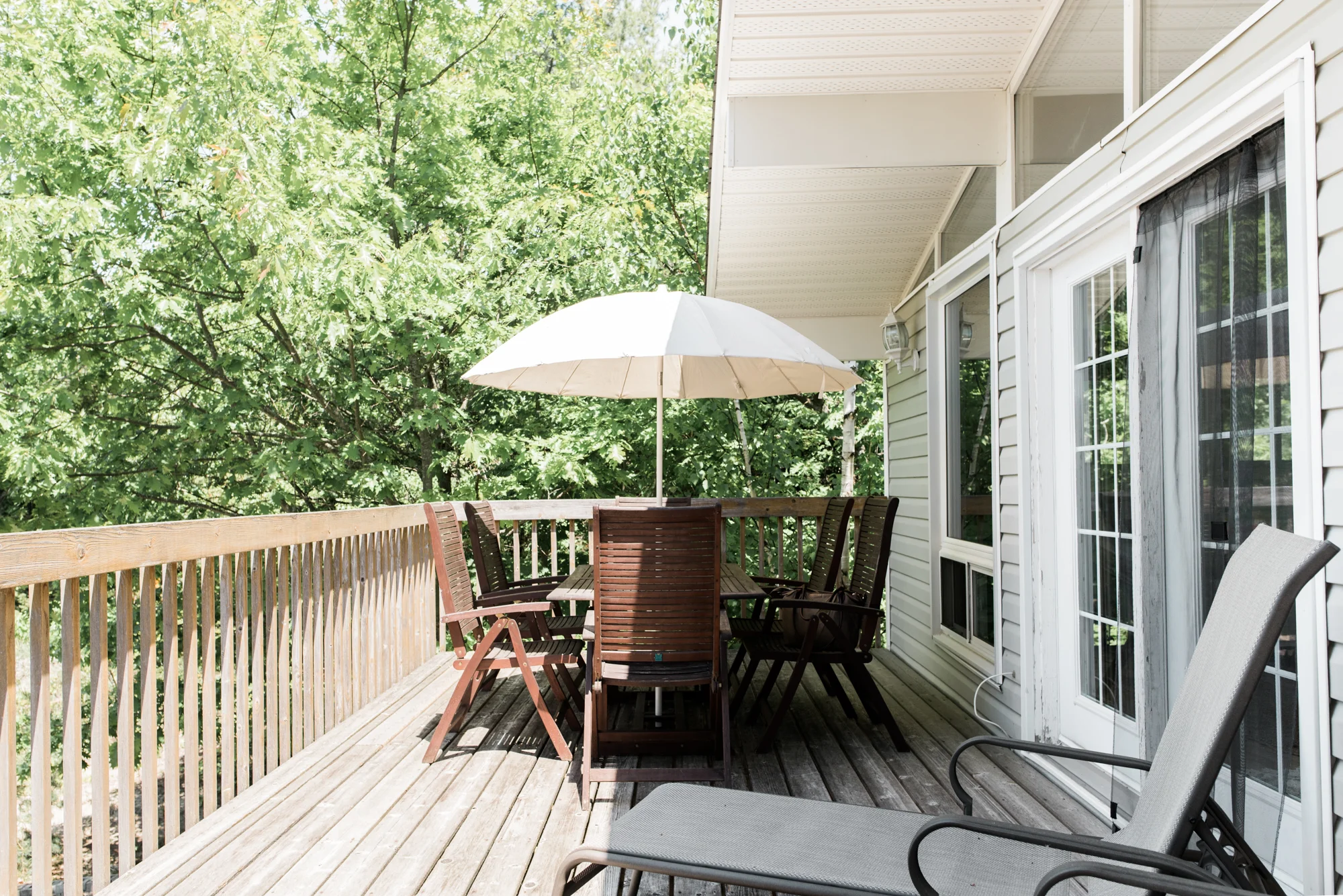 tiny-ontario-beach-house-22.jpg