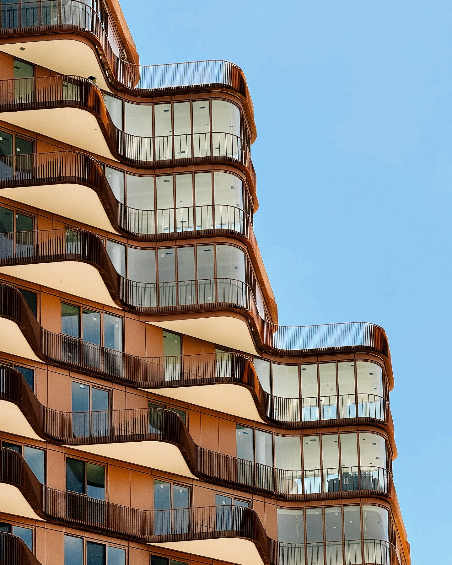 It&rsquo;s nice to see a condo exterior that has shape and colour. It&rsquo;s much more interesting visually and adds variety to the Toronto skyline. This is Aqualuna by @tridelcommunities. I drive by sometimes, but finally walked by to see it up clo