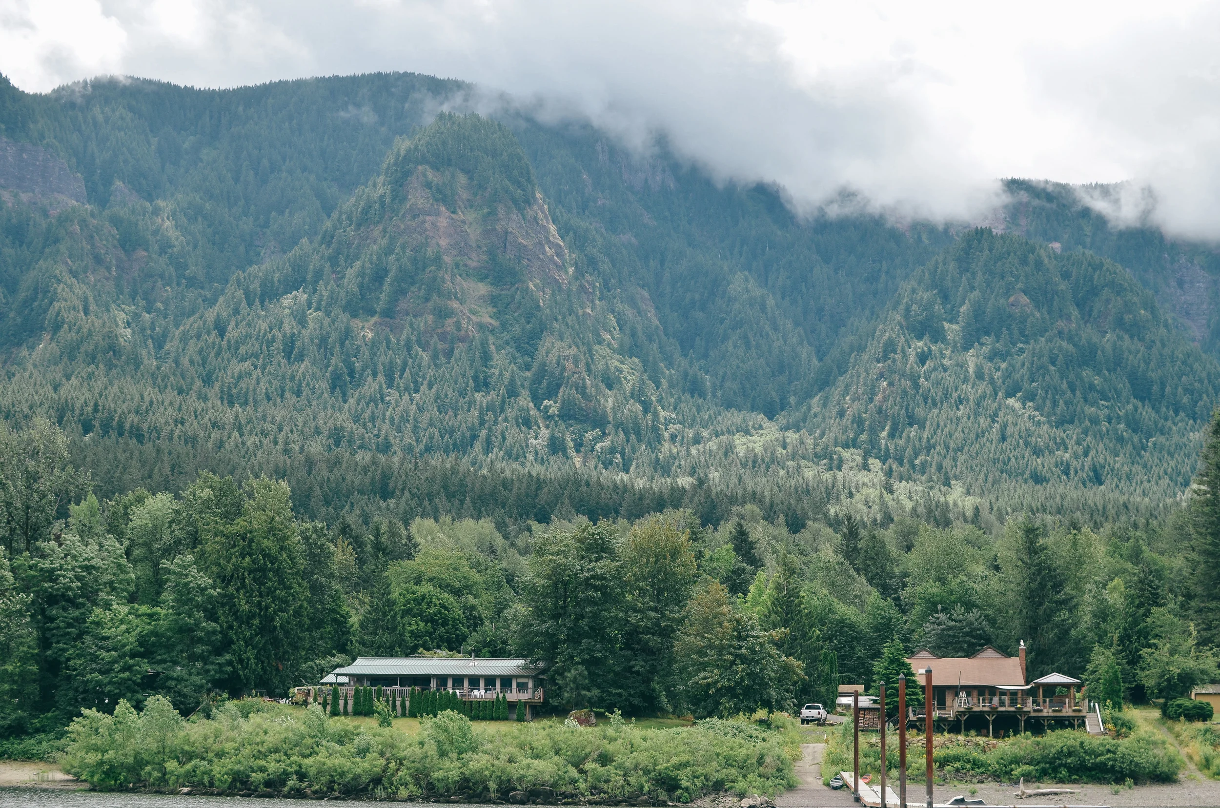 boating the columbia river gorge, oregon 