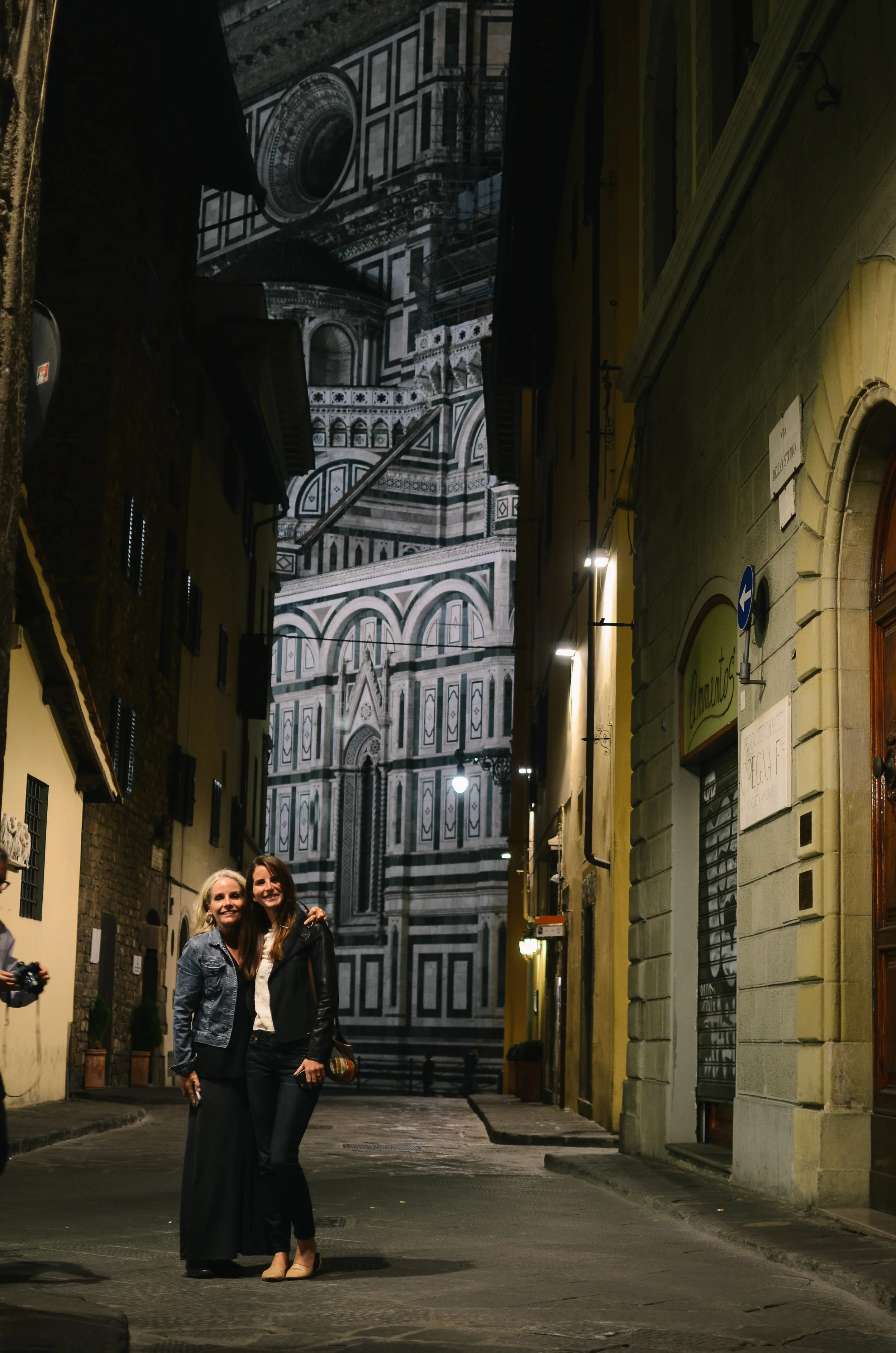  ^^ isn't my mom a babe? 