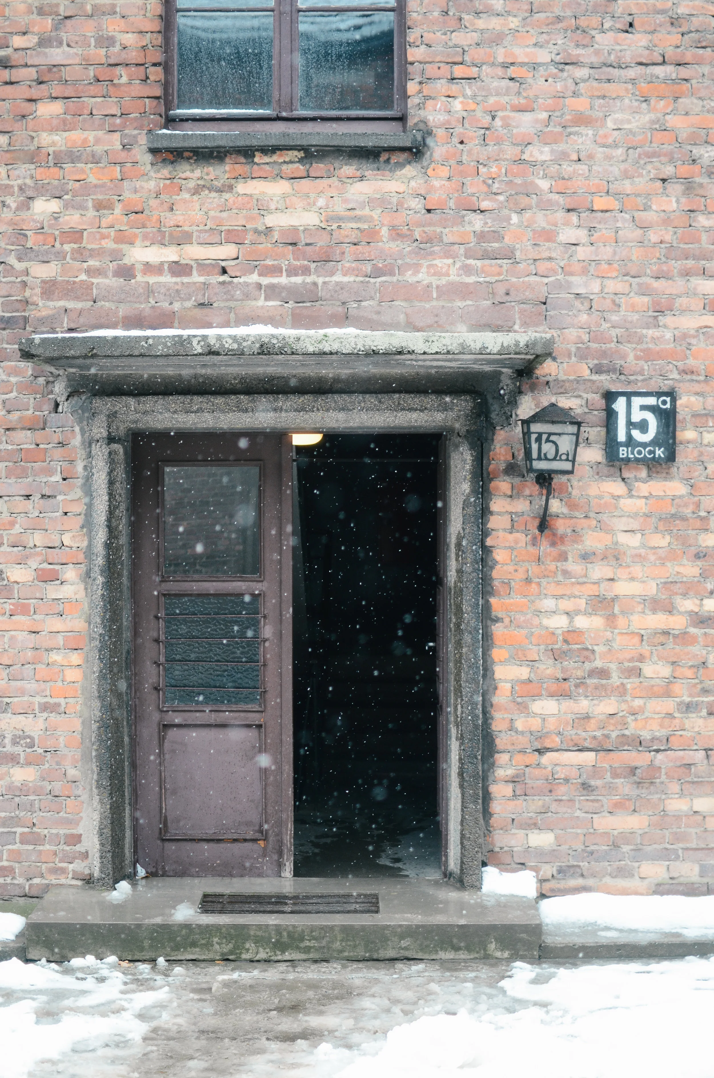 aushwitz-krakow-poland-travel-guide-lifeonpin_DSC_1006.jpg