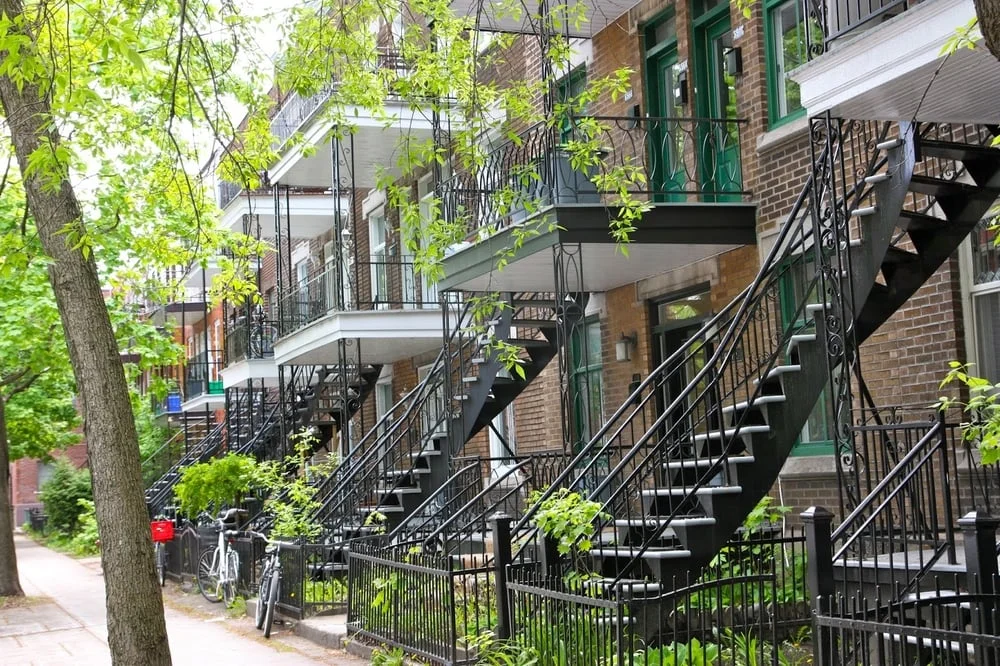 LONG WEEKEND IN MONTREAL