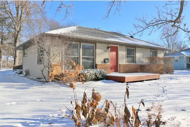Pic of Front of House.jpg