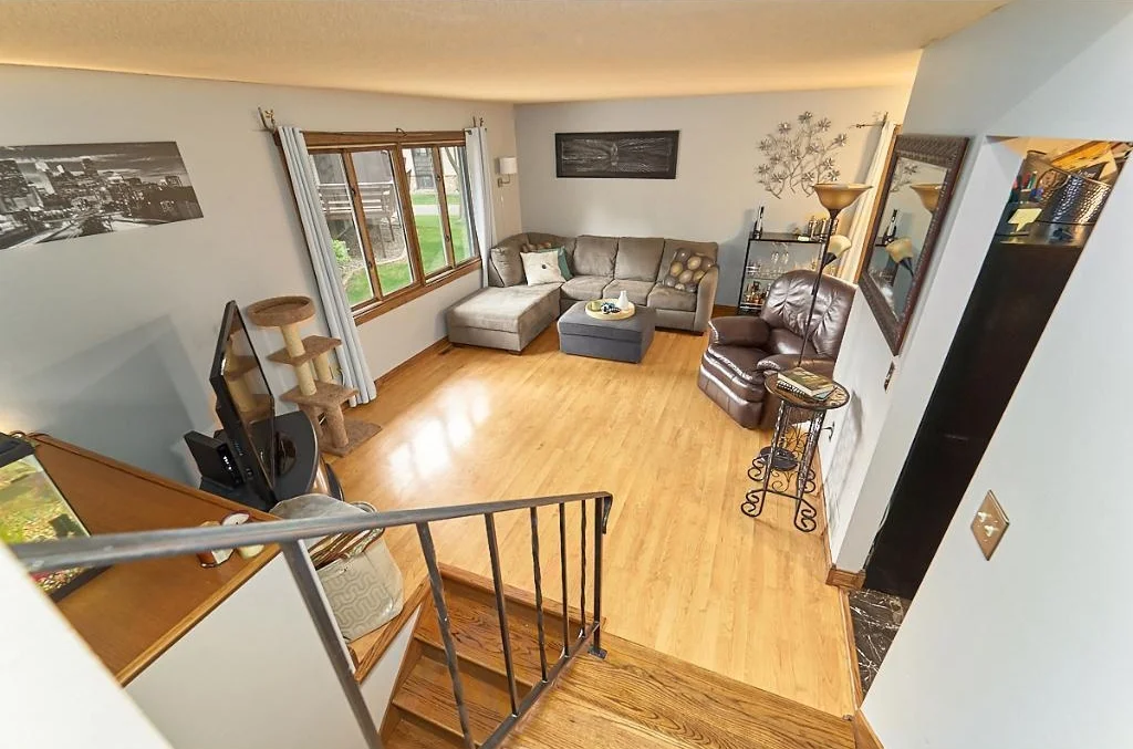 7701-n-york-lane-brooklyn-park-living-room2.jpg
