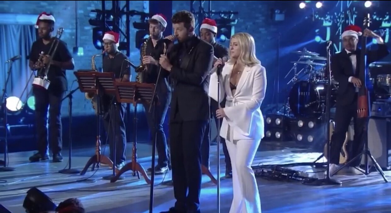 Meghan Trainor x Brett Eldredge "Baby it's Cold Outside" CMT Crossroads