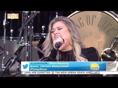 Kelly Clarkson - Walk Away - LIVE (Today Show)