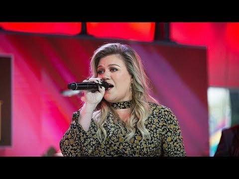 Kelly Clarkson Performs 'Love So Soft' & 'Meaning of Life' on The Today Show LIVE 10/30/17