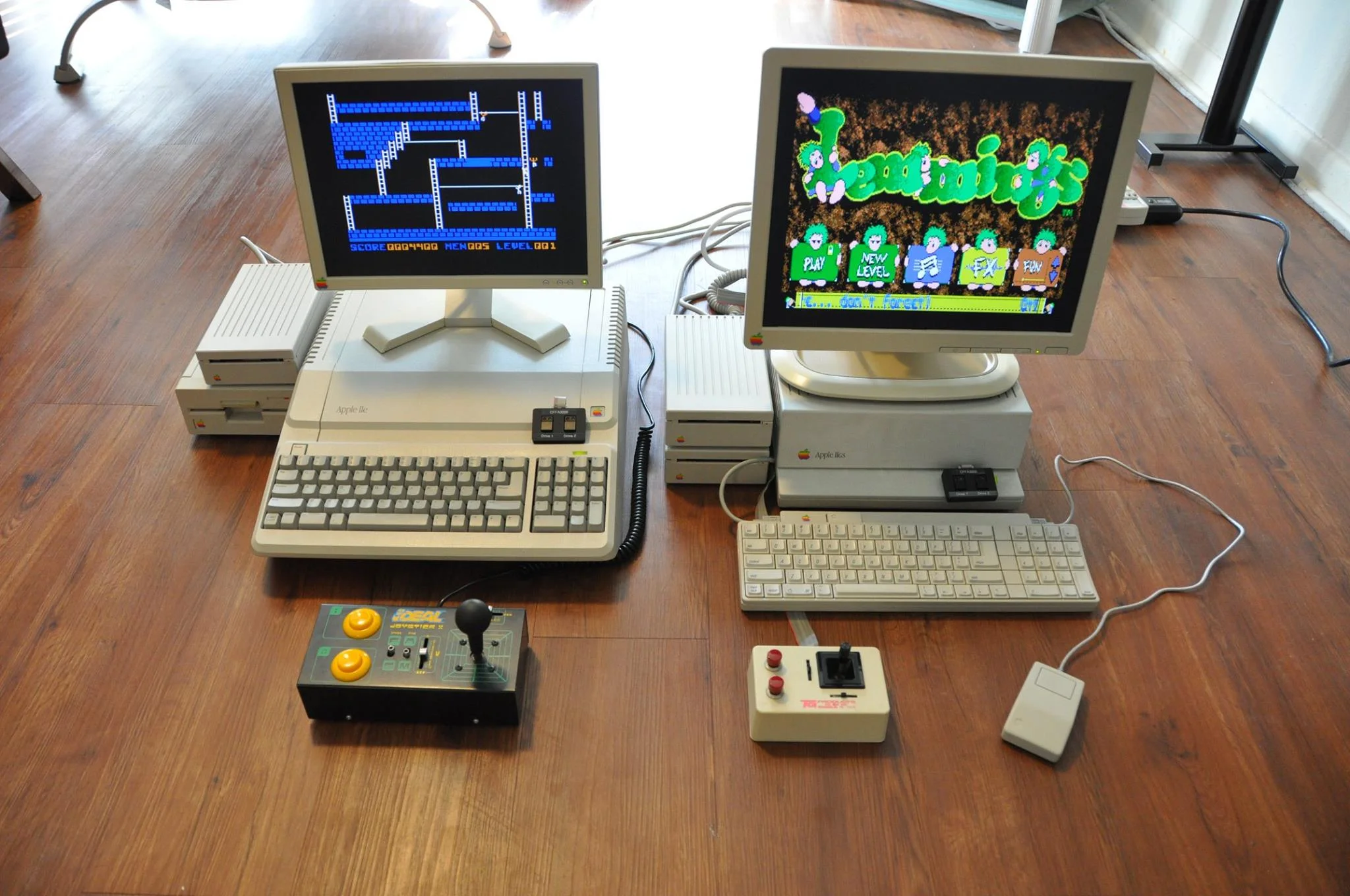 Apple //e Platinum and Apple IIgs