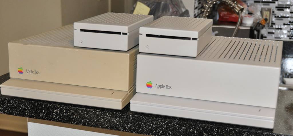Apple IIGS with drive before and after retrobrite