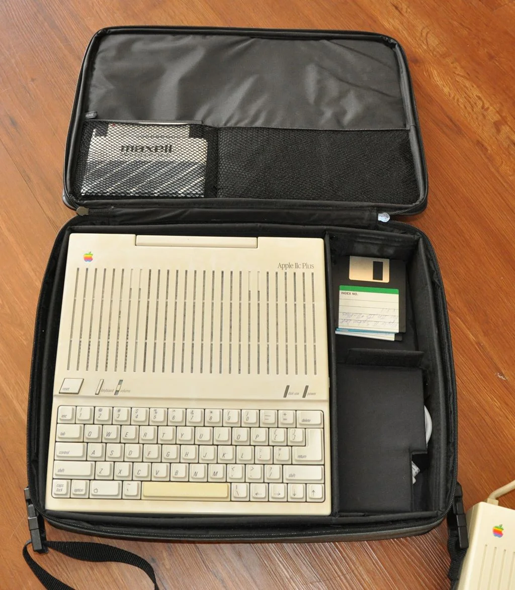 Apple IIc Plus in case before retrobrite