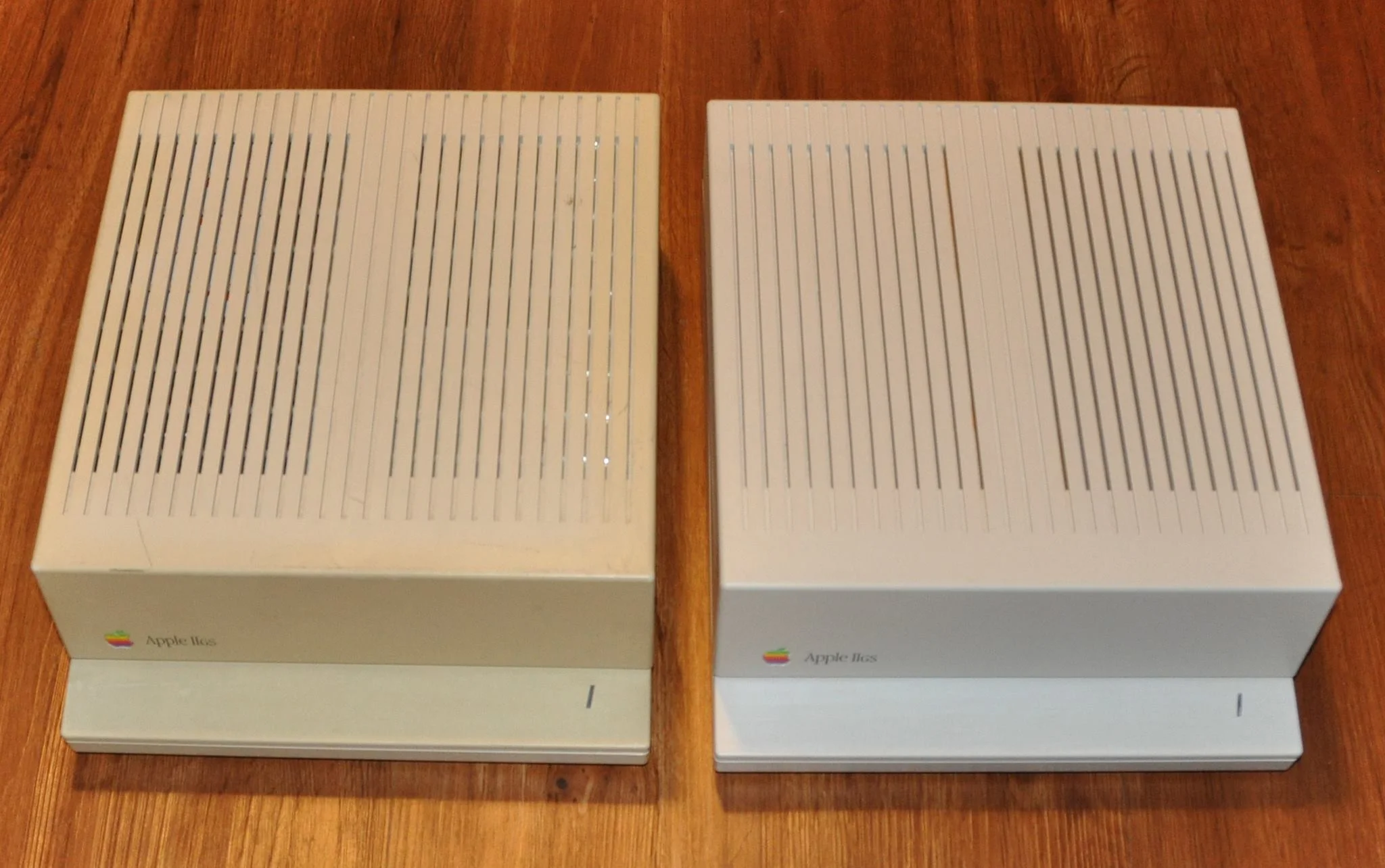 Apple IIGS before and after retrobrite