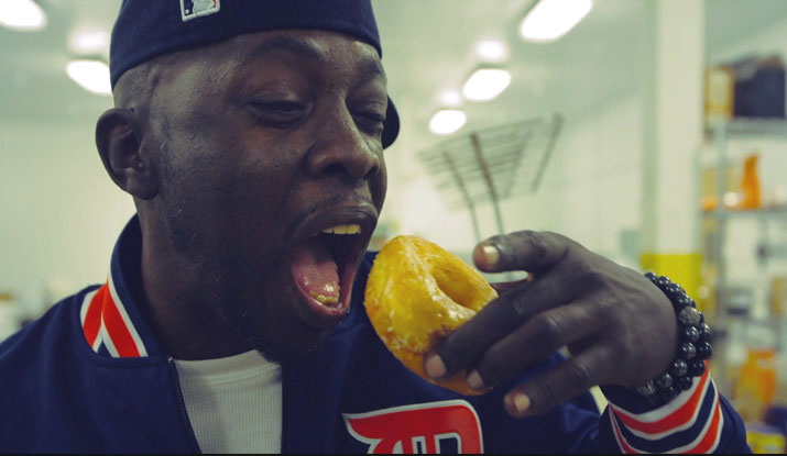 Phife, the funky diabetic, risked a diabetic relapse and really ate a Dilla Donut for this video. Dedication man.