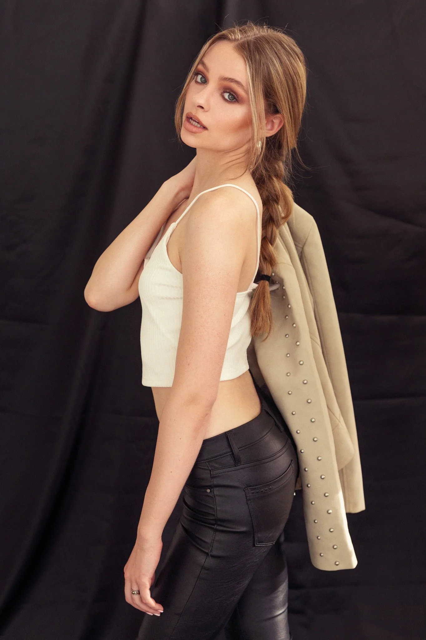 Claire-2109-Web.jpg