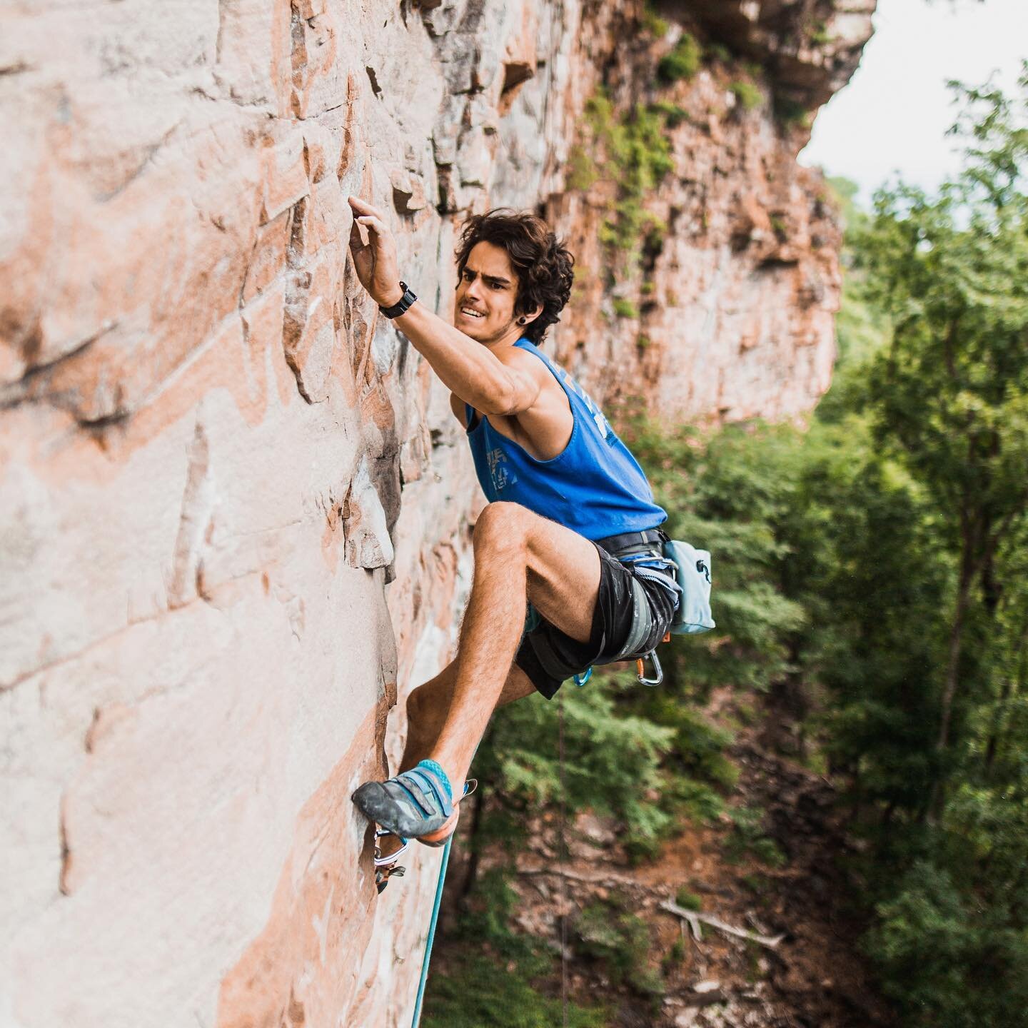 Who&rsquo;s got two thumbs and is psyched for sport climbing season?
MEEEEE 🙋🏽&zwj;♂️
@david_climbs_sometimes looks pretty psyched too.