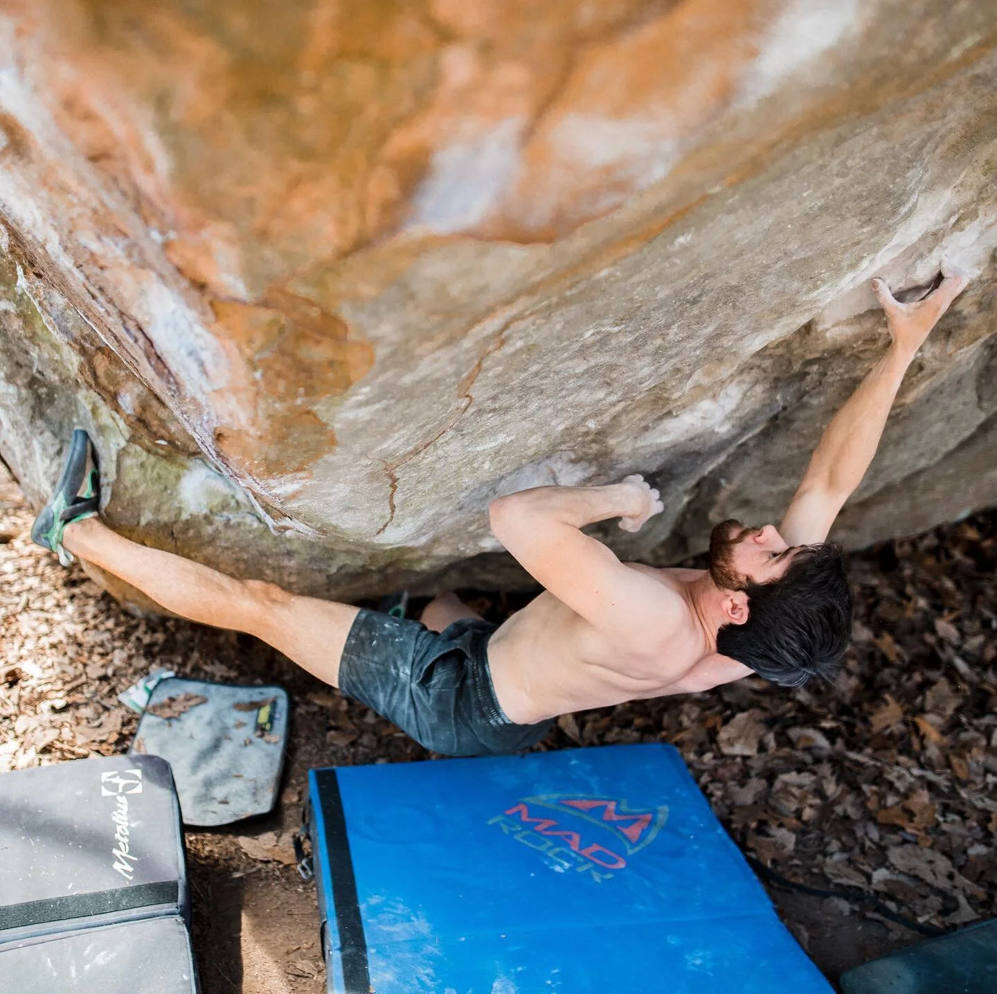 He&rsquo;s levitating.
&bull;
@philiphobson doing the character building projecting in the 80 degree heat 🔥Is bouldering season dead and gone?
&bull;
Hustle And Flow | V10
