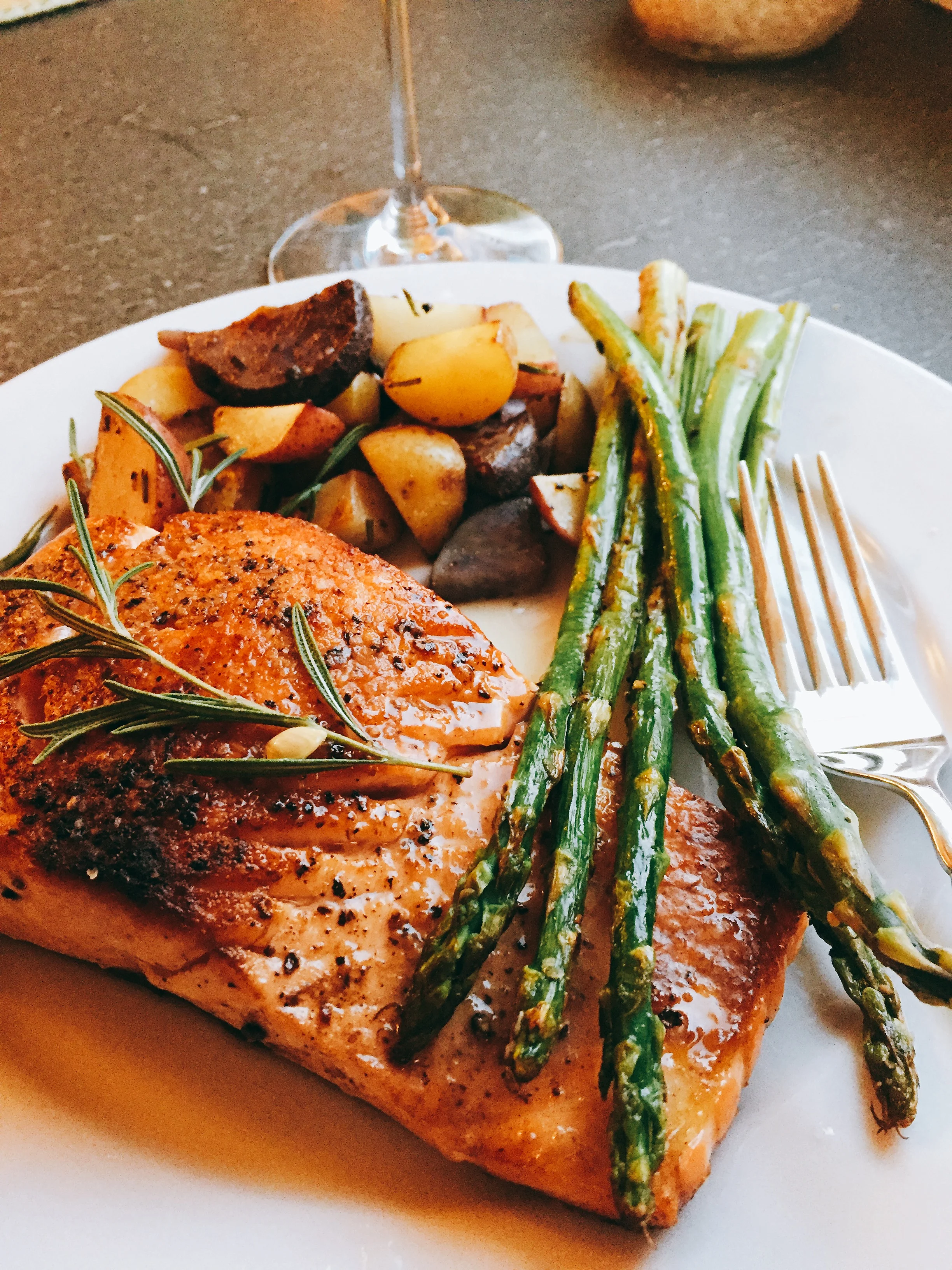Grilled Wild Salmon with Asparagus and Roasted Potatoes
