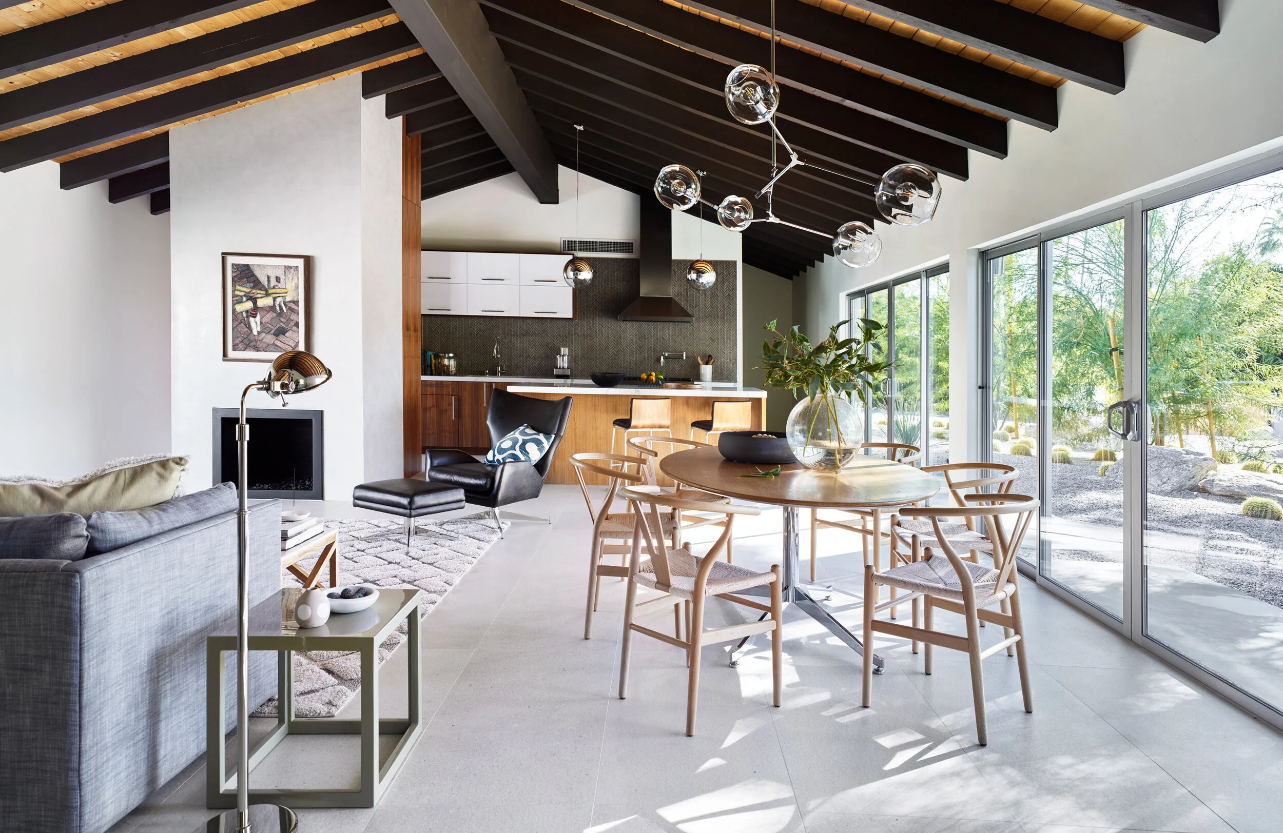 216ViaLola_Living_02a.jpg