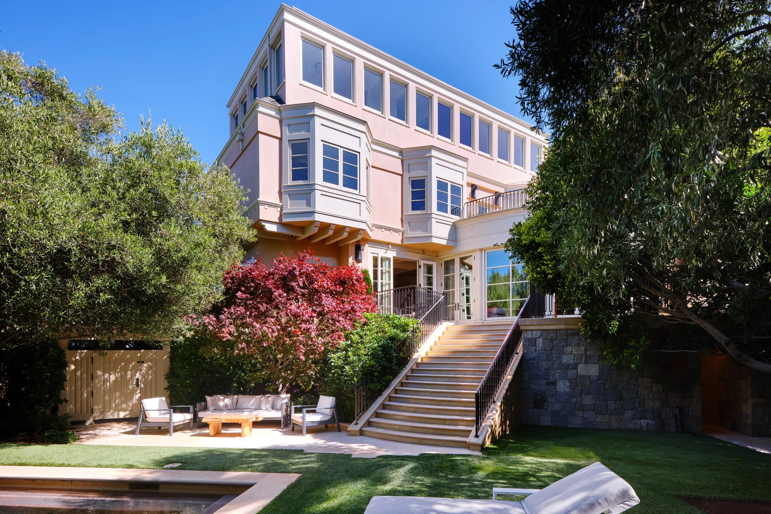 490Avila_Ext_11.jpg