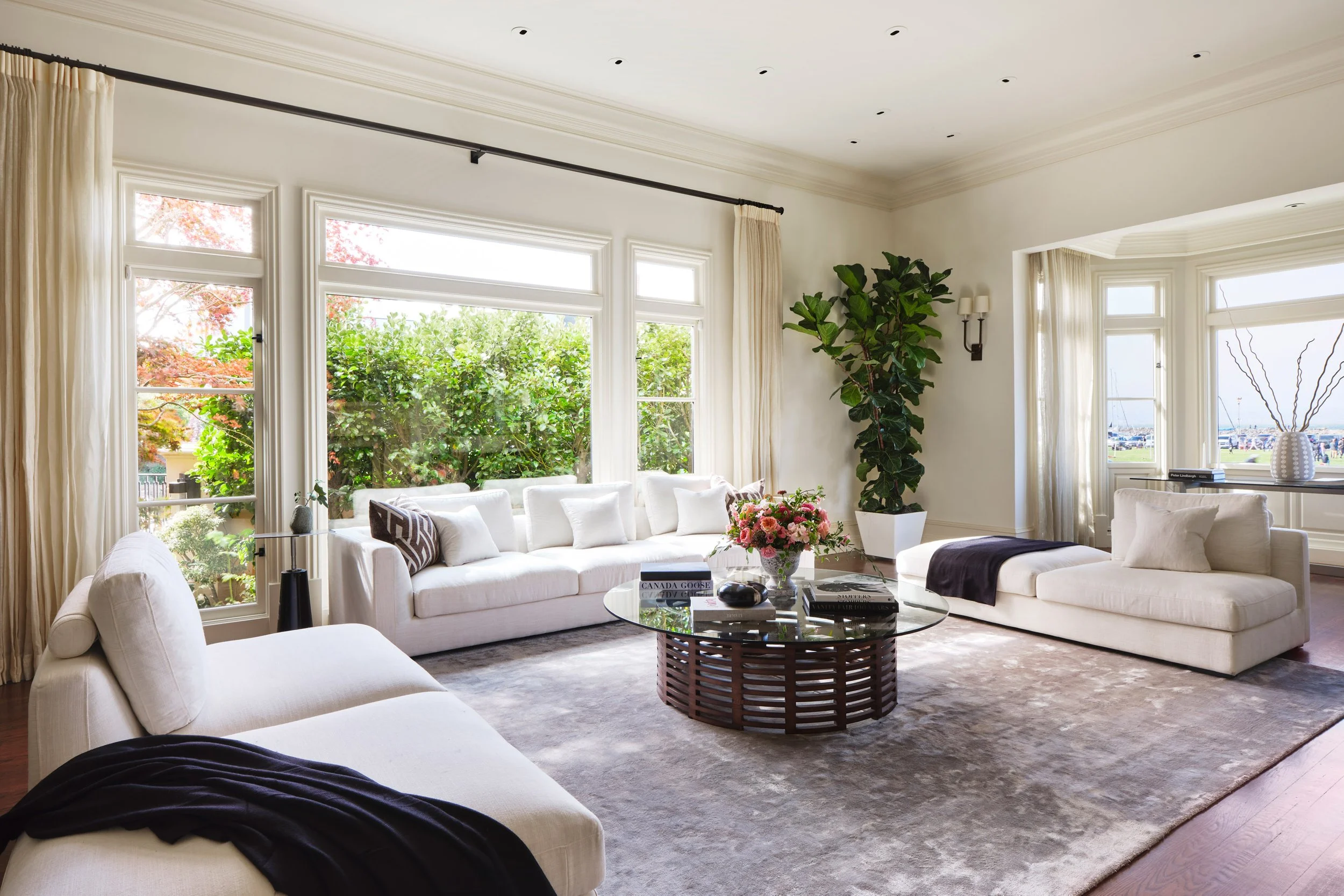 490Avila_Living_01.jpg