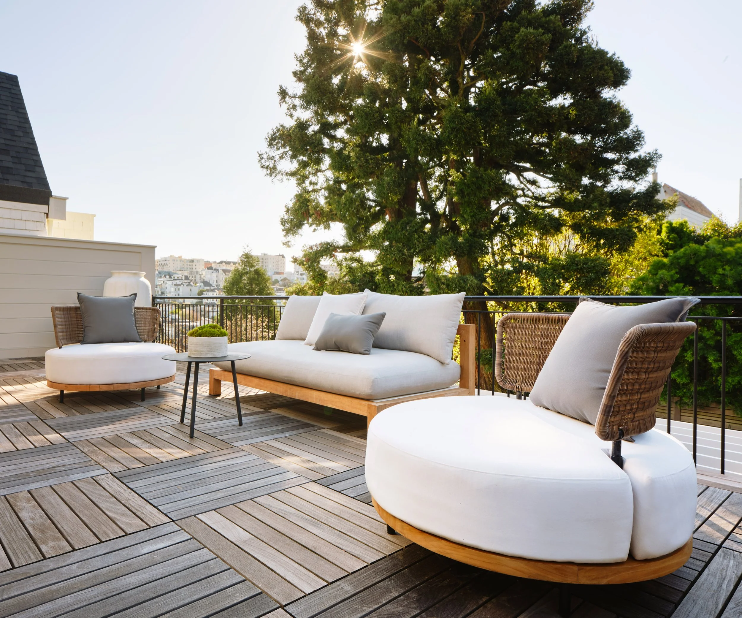 2427Green_Balcony_01.jpg