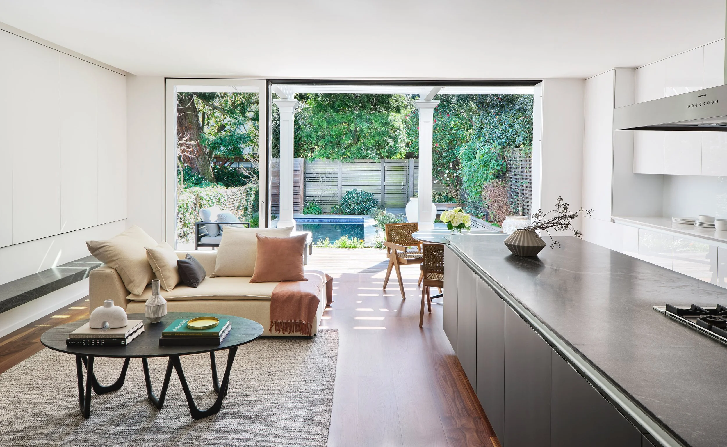 2427Green_Kitchen_02.jpg