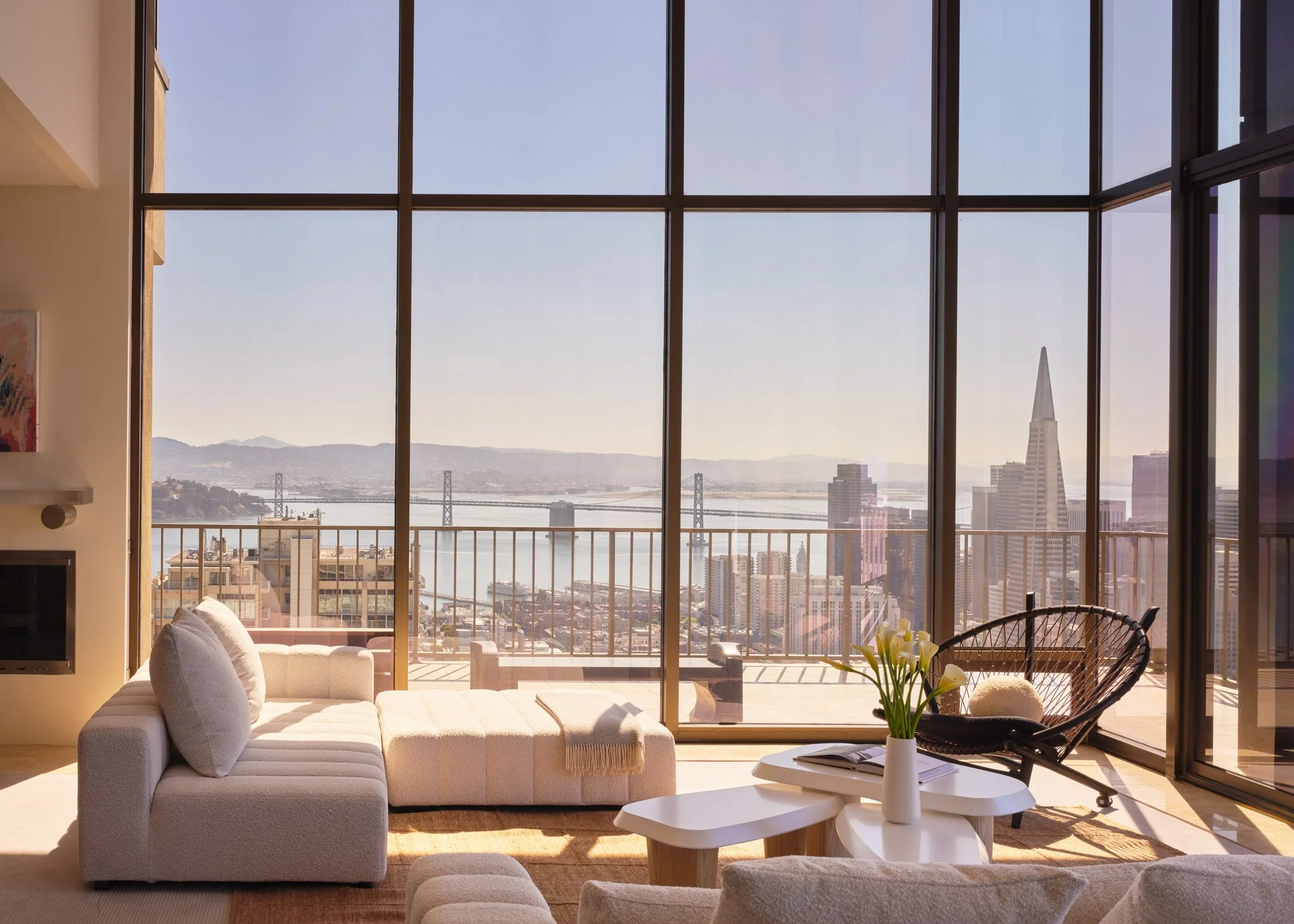 999Green_SouthPenthouse_Living_02.jpg