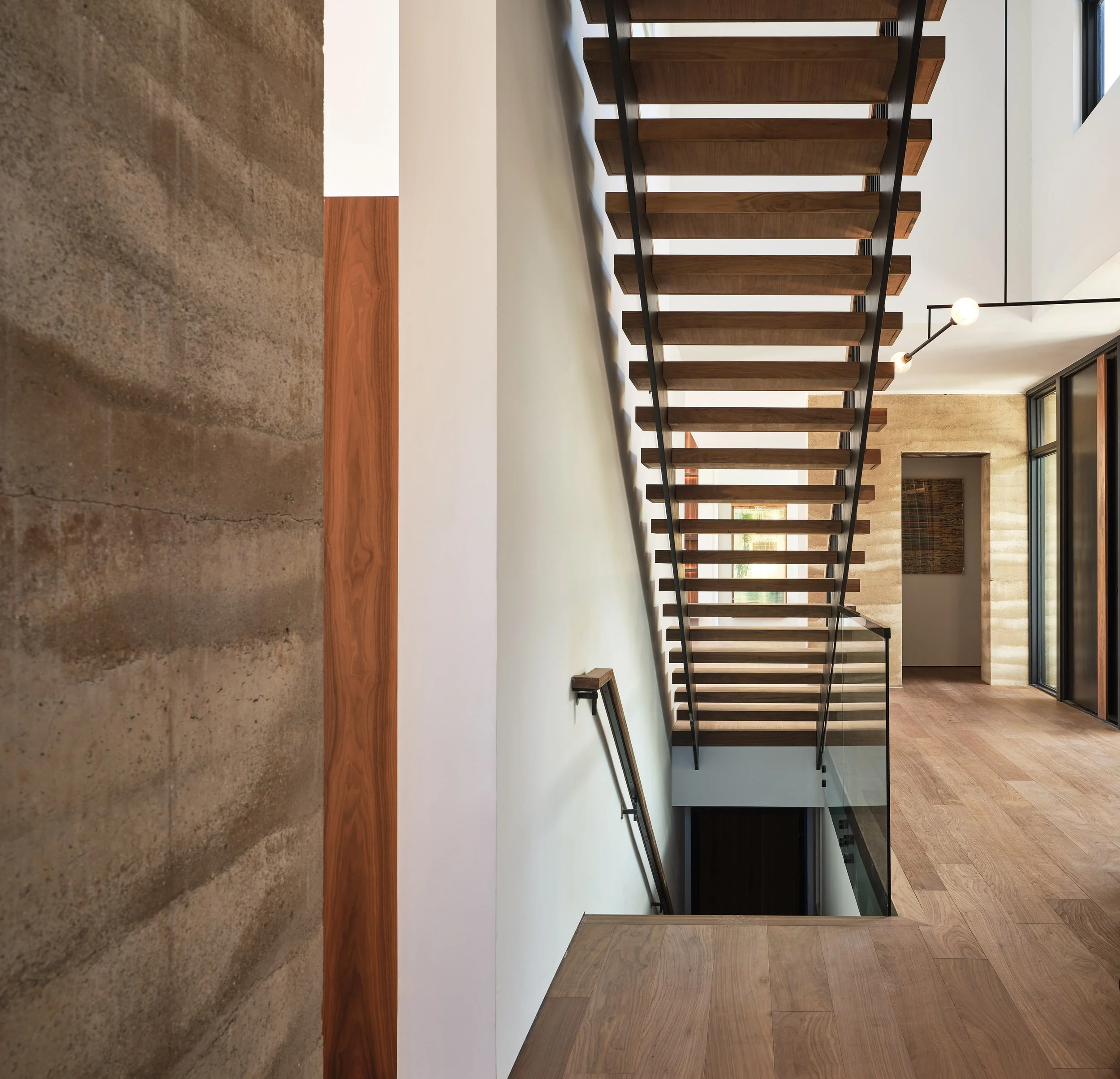 55Roberts_Stairs_01.jpg