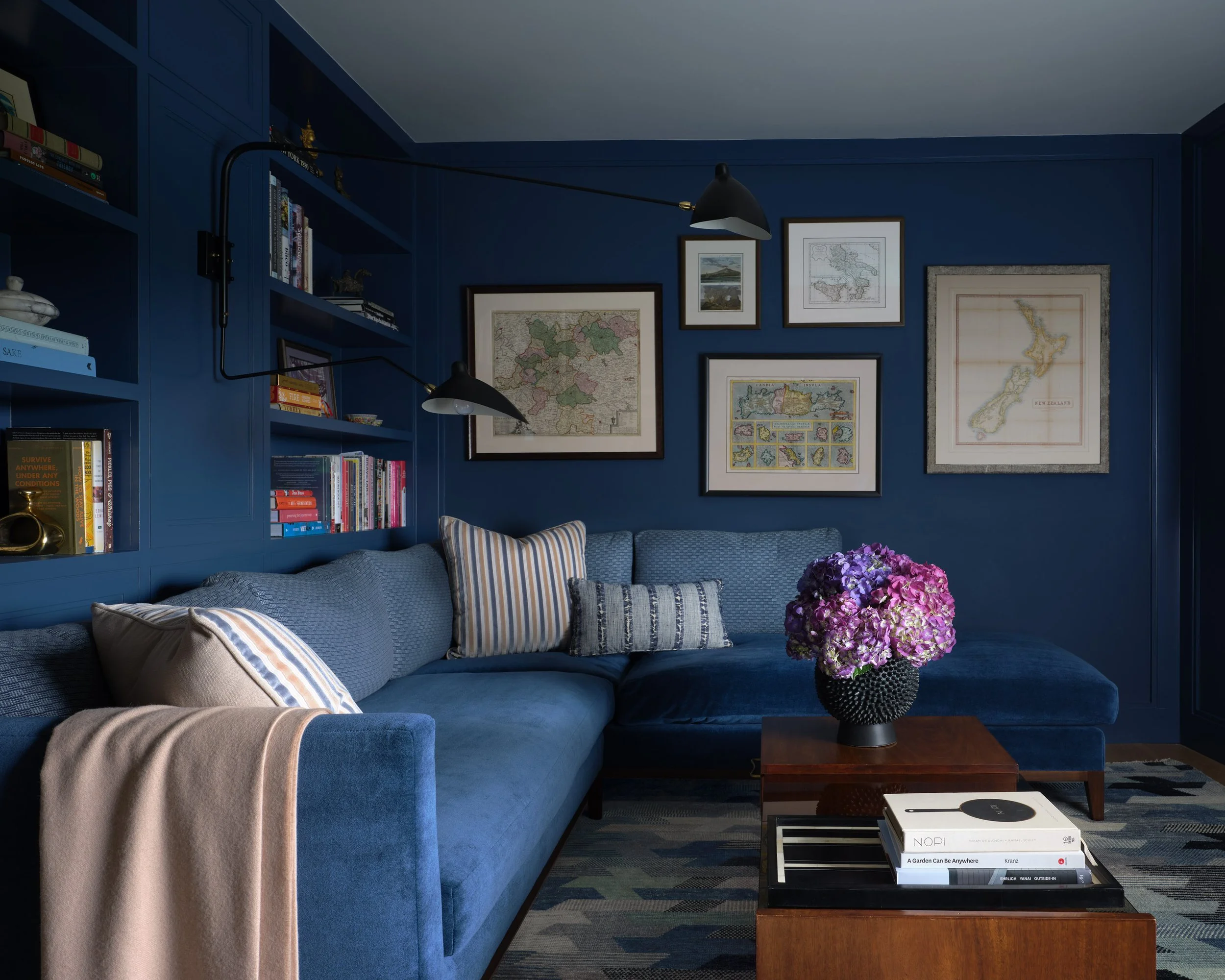 249Taurus_BlueRoom_01.jpg