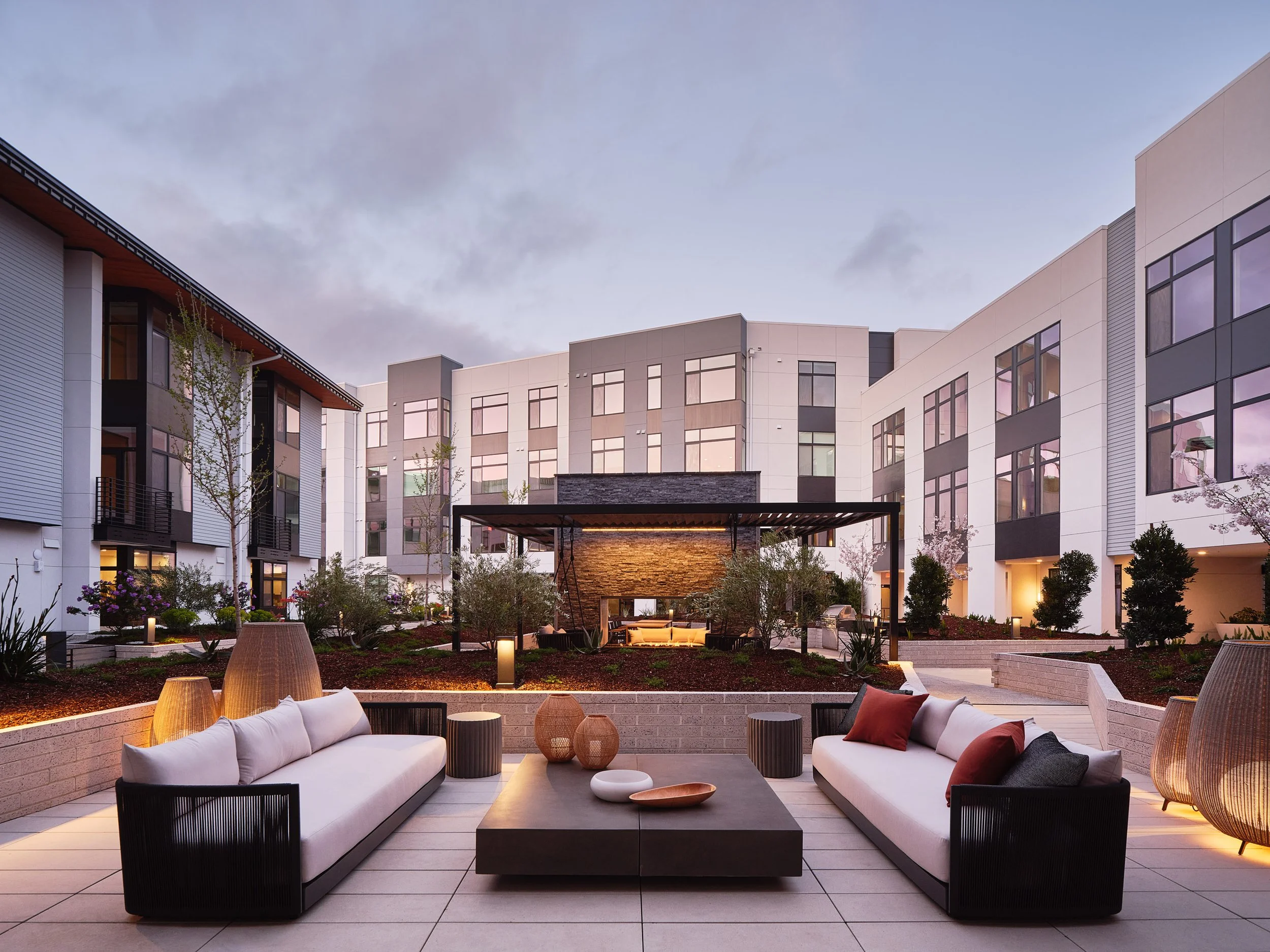 BayMeadows_Courtyard_0008.jpg