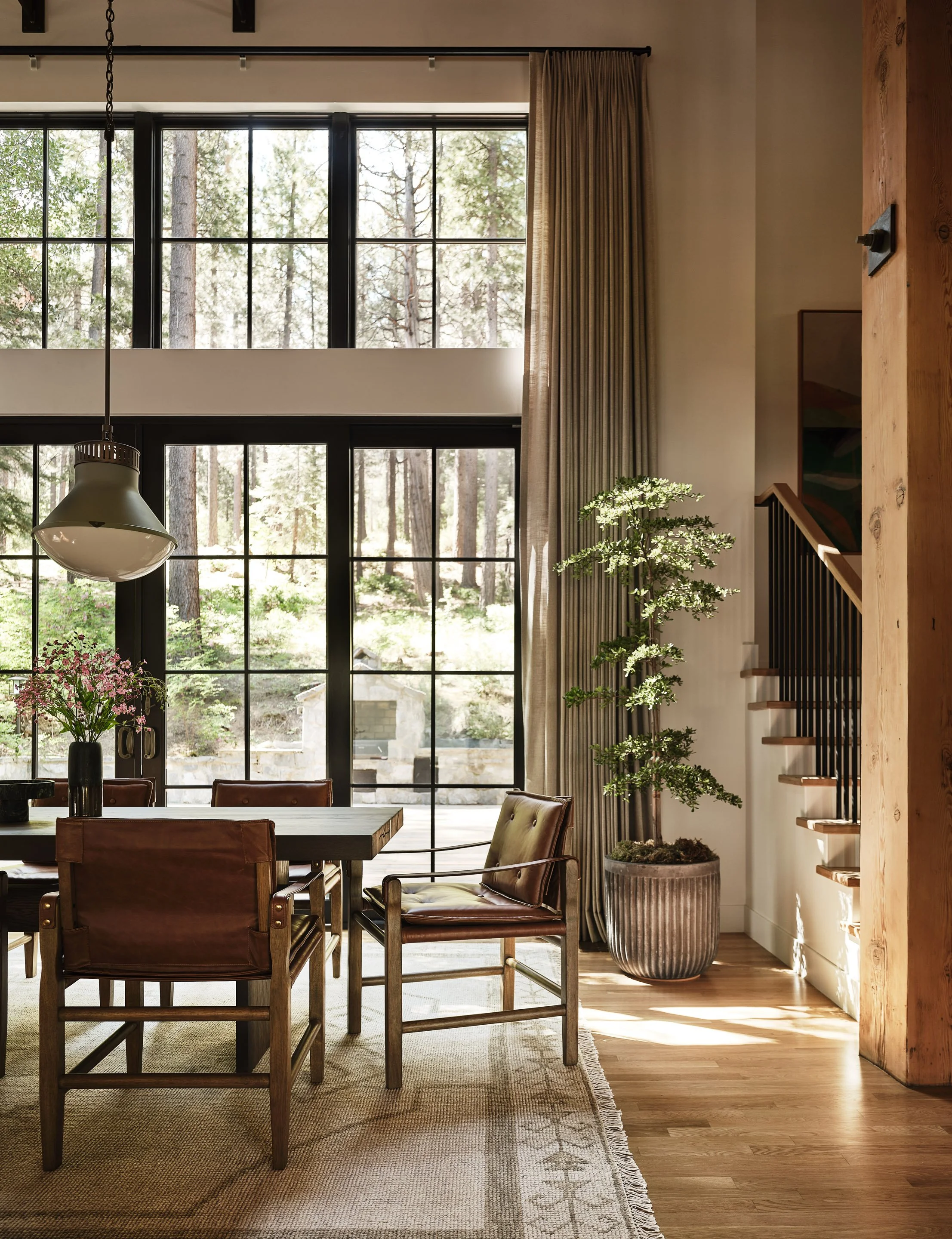 220SouthMeadow_Dining_05.jpg