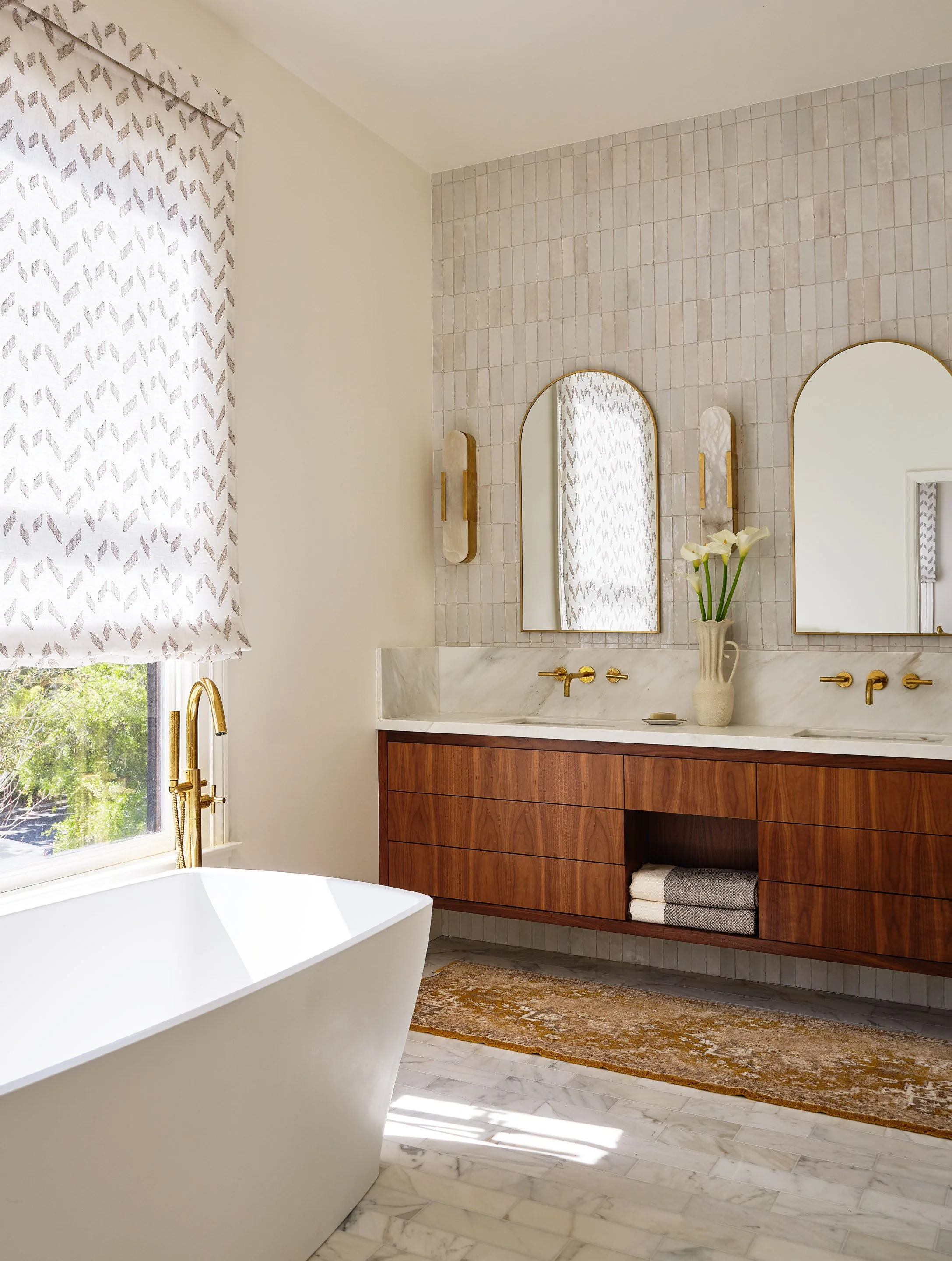 54_6thAve_PBath_01.jpg