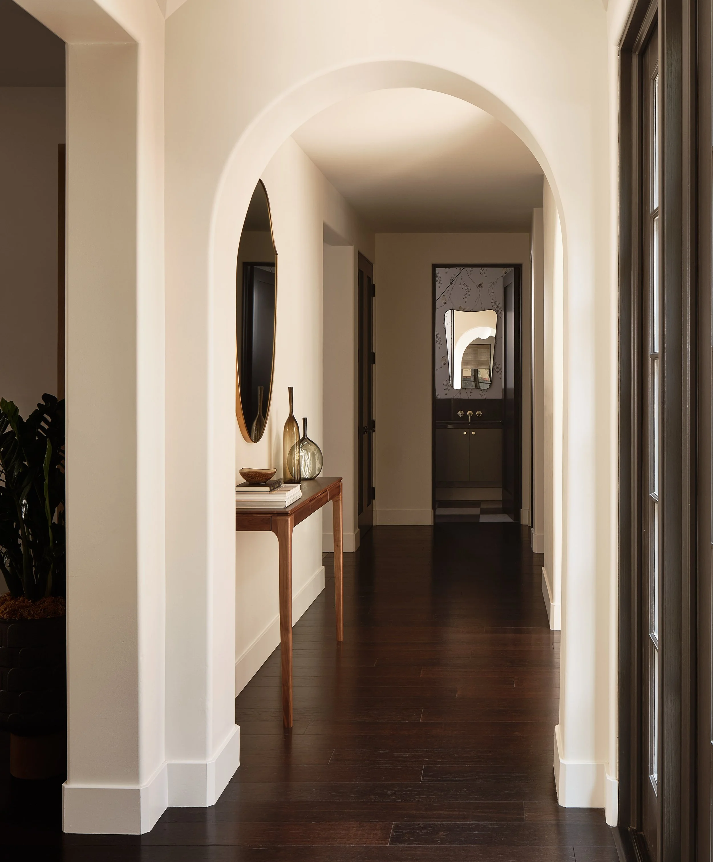 337SLinden_Entry_05.jpg
