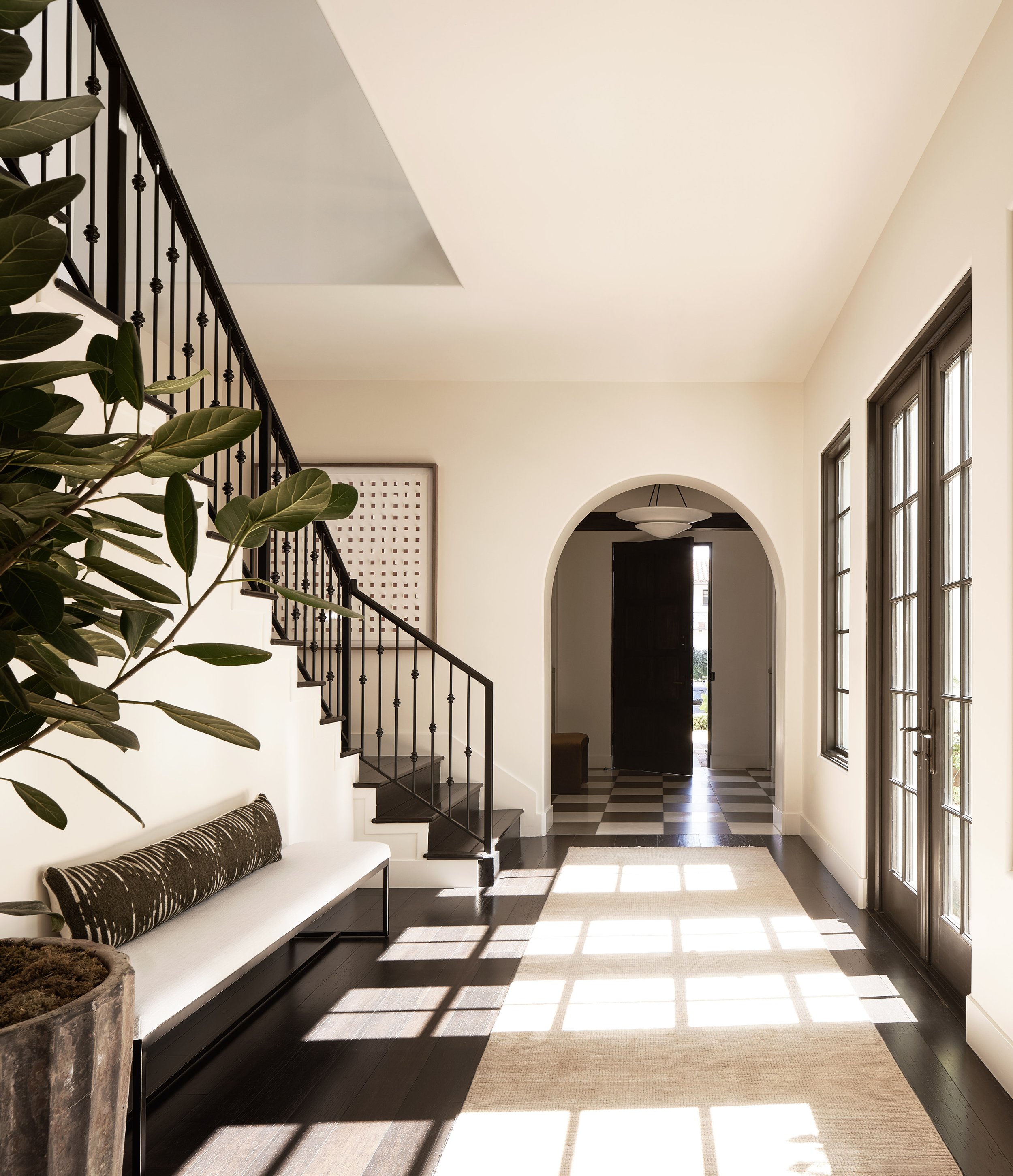 337SLinden_Entry_04.jpg