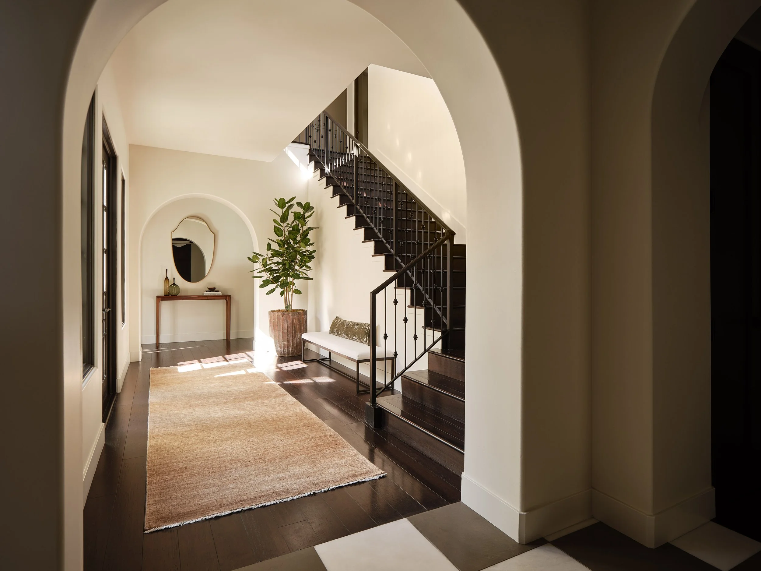 337SLinden_Entry_02.jpg