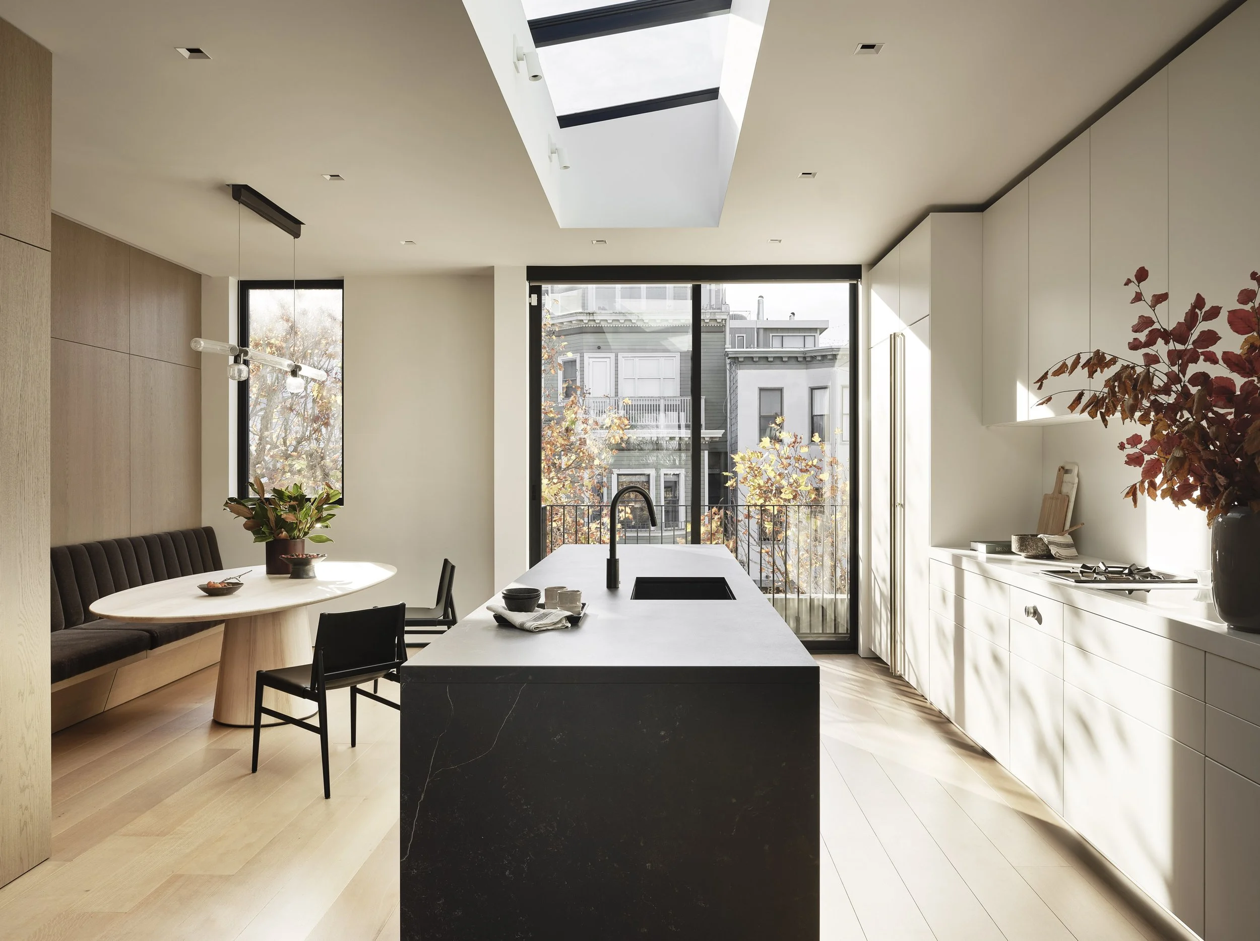 360Lombard_Kitchen_02.jpg