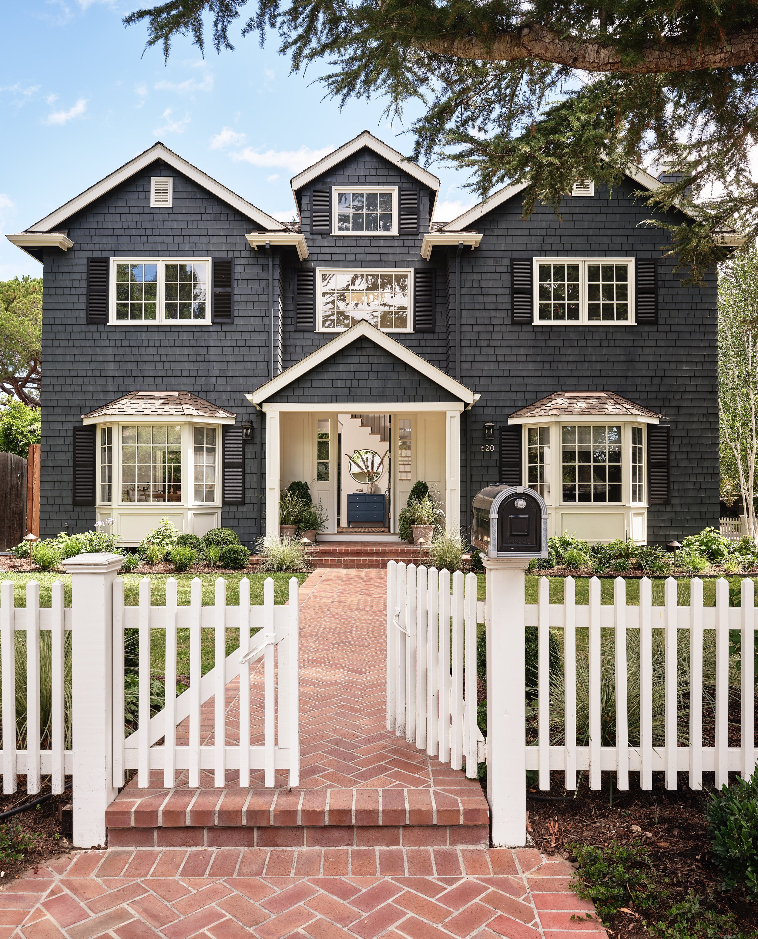 620Magnolia_Ext_01.jpg