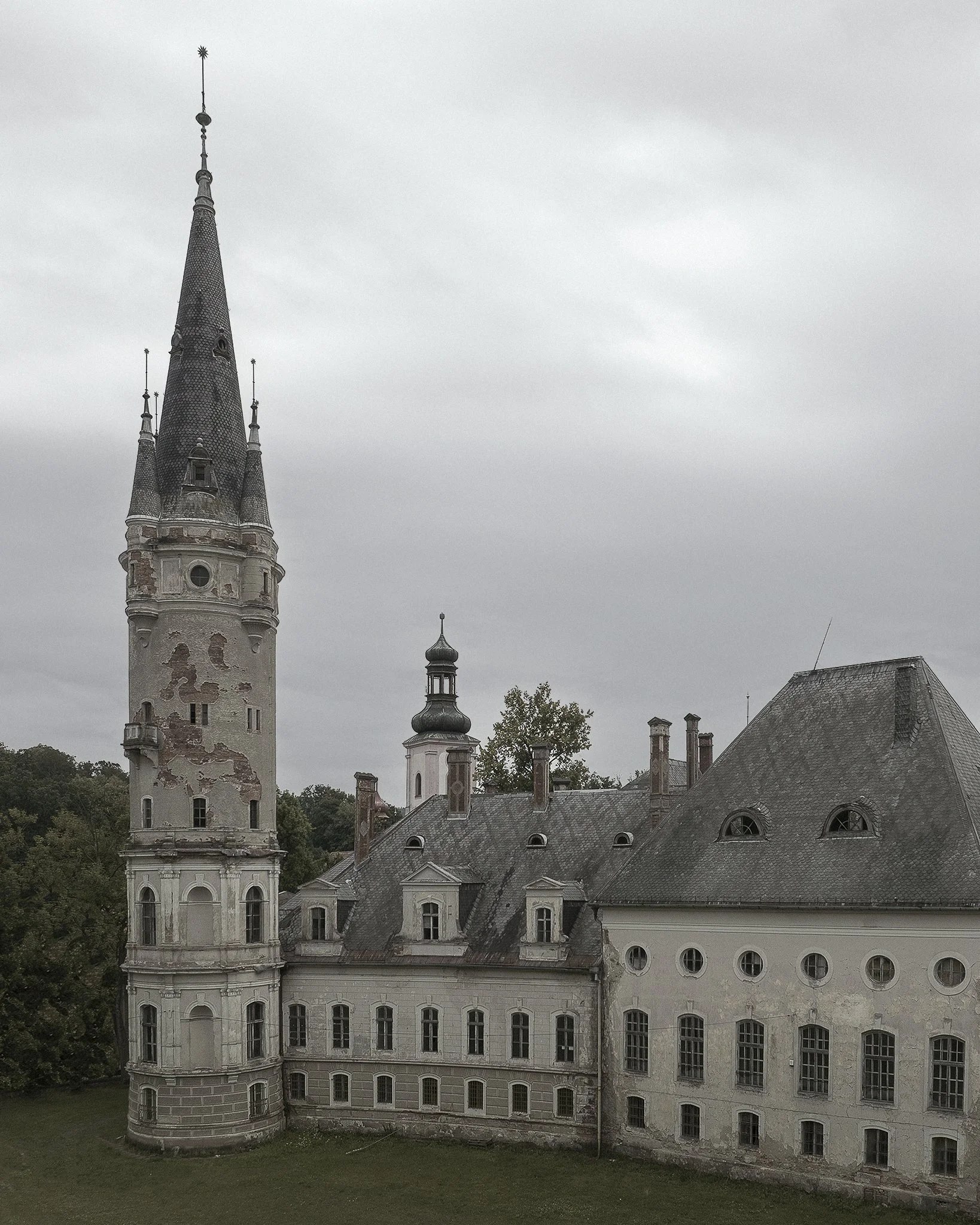Abandoned Nordic, Palac B, Poland 1.jpg