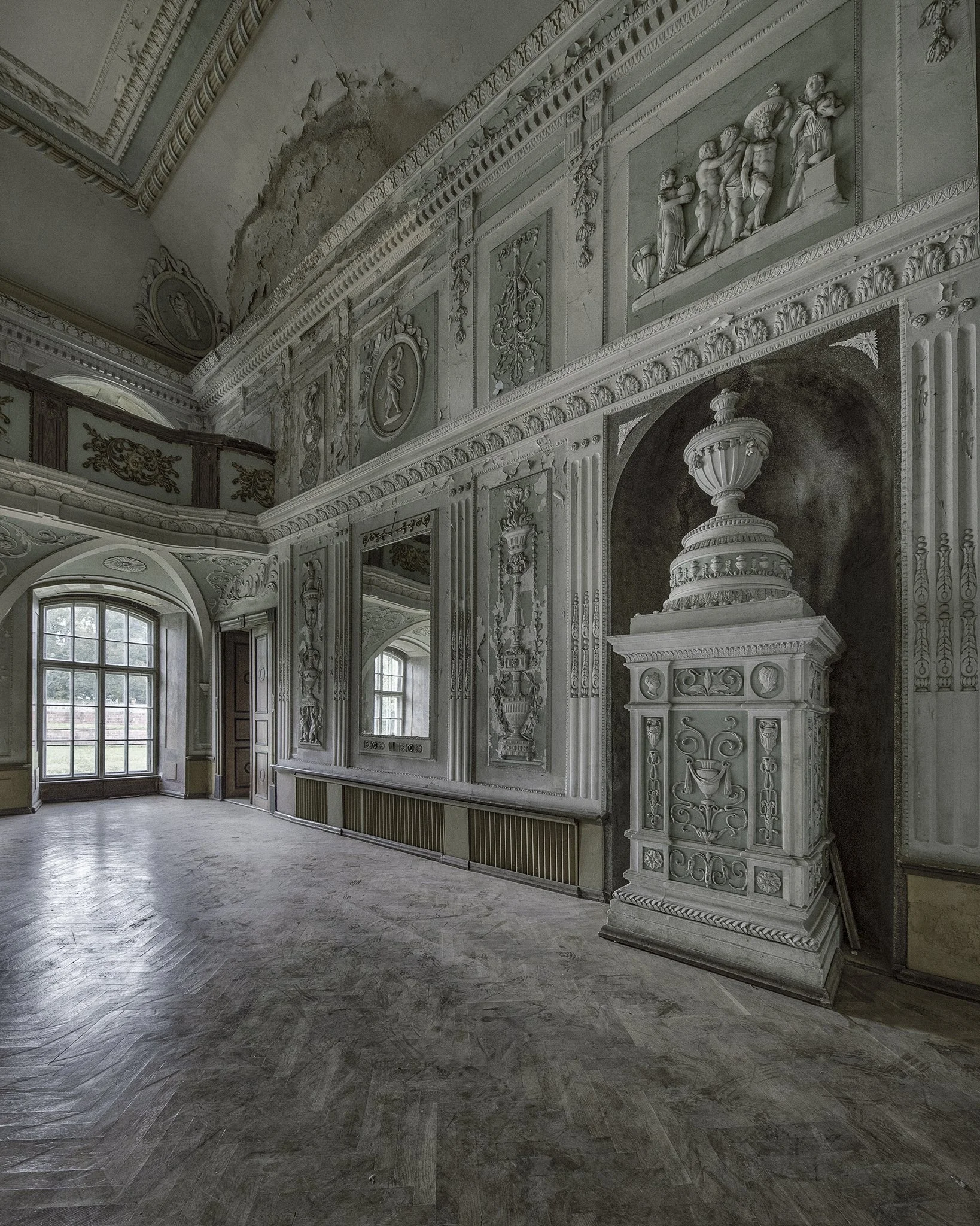 Abandoned Nordic, Palac B, Poland 10.jpg