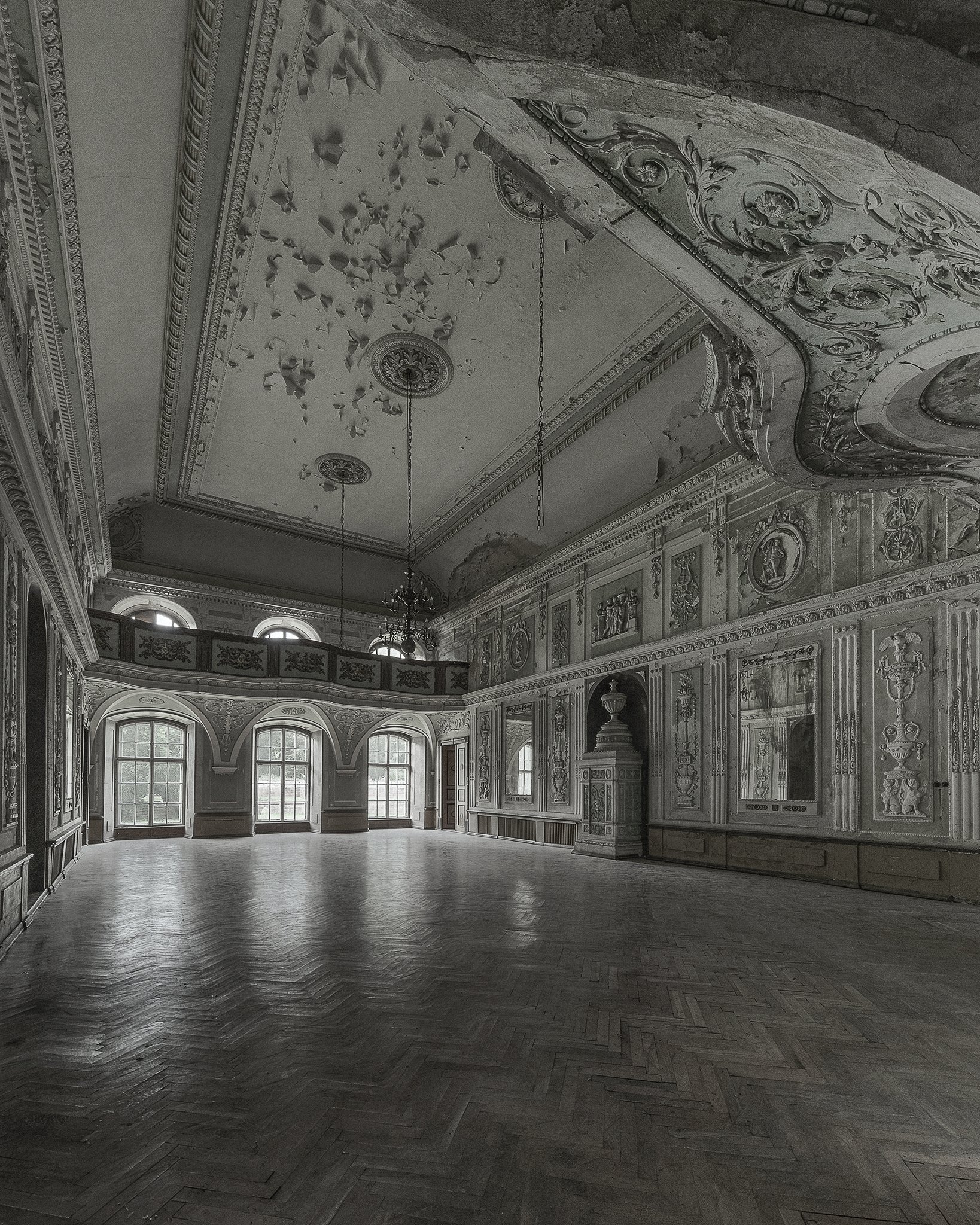 Abandoned Nordic, Palac B, Poland 8.jpg