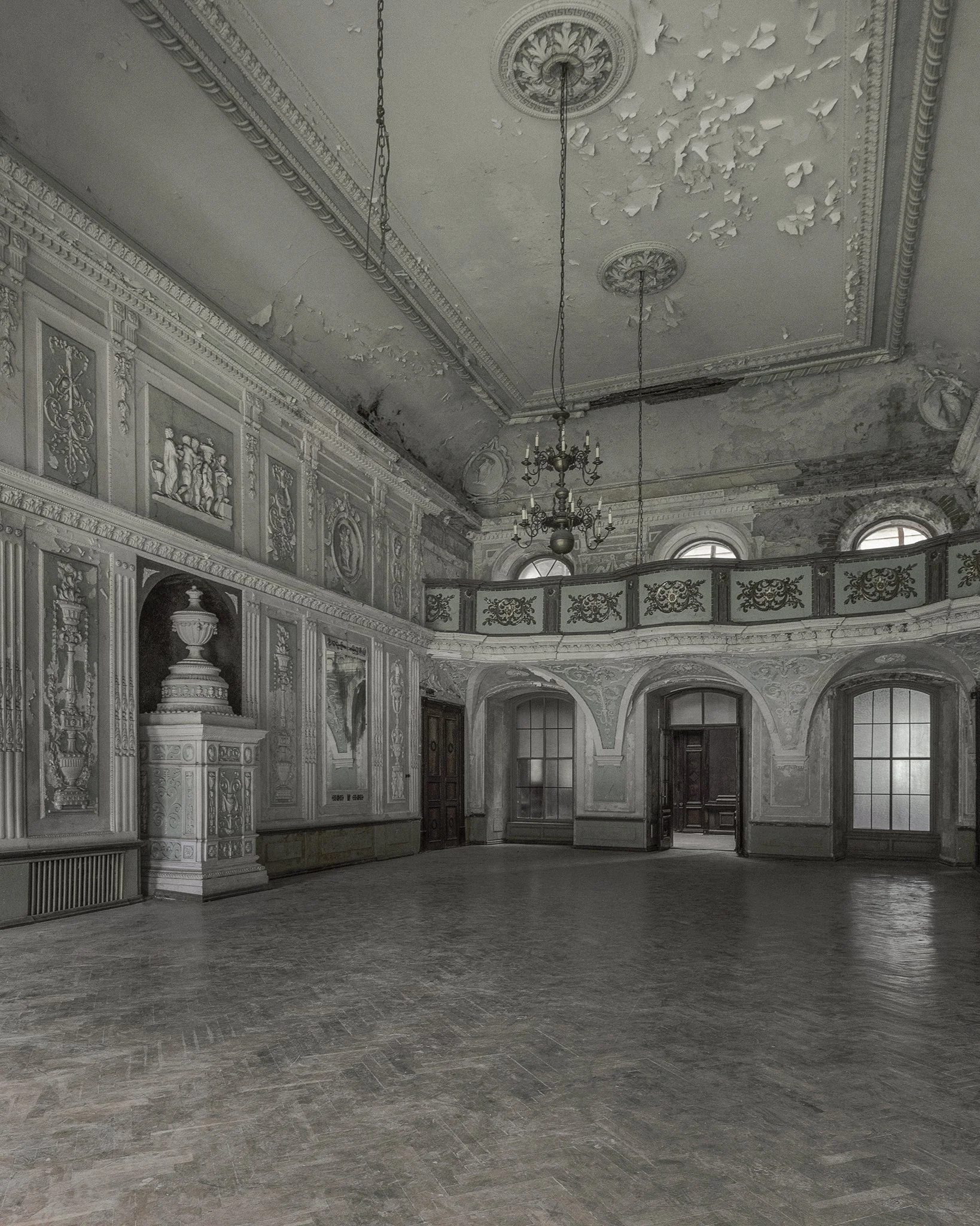 Abandoned Nordic, Palac B, Poland 9.jpg