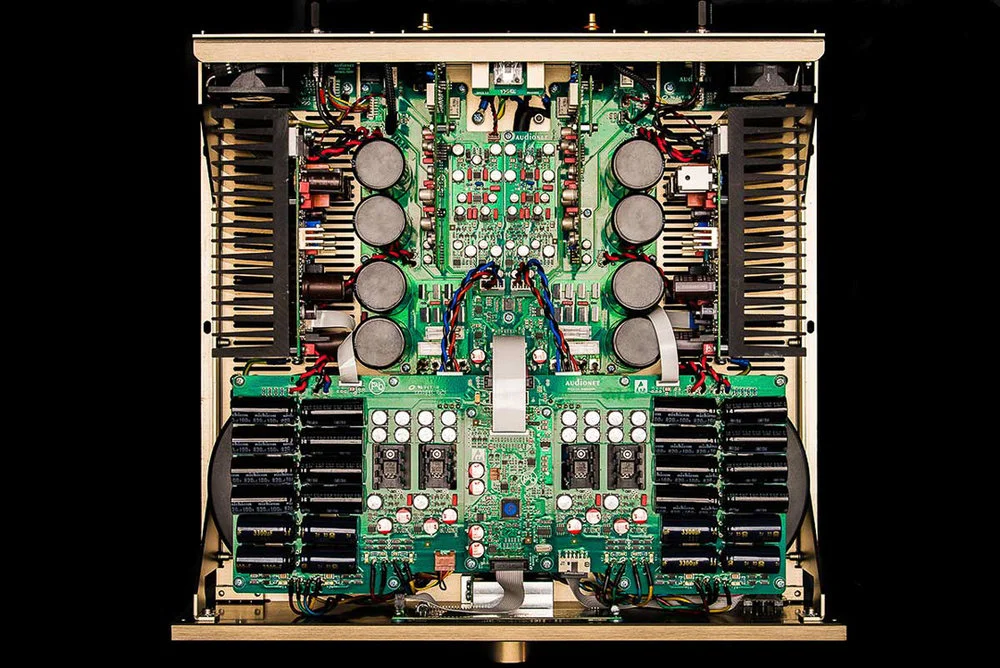 inside of AUDIONET WATT integrated amplifier