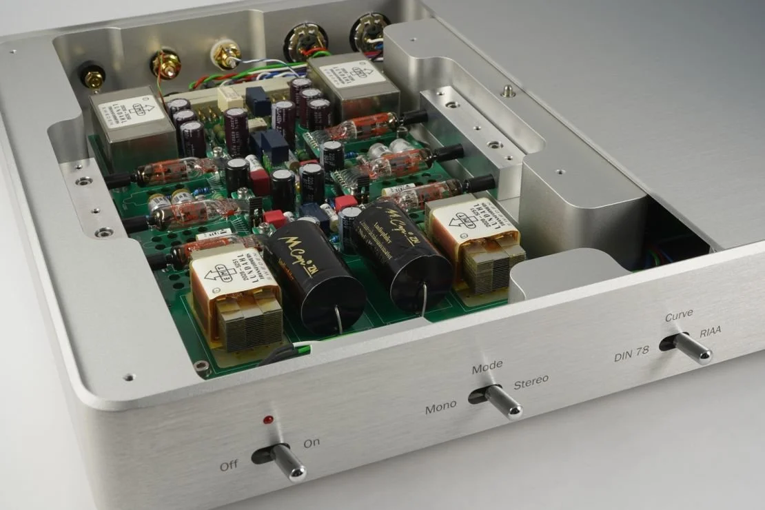 Inside EMT 123 high end phono stage