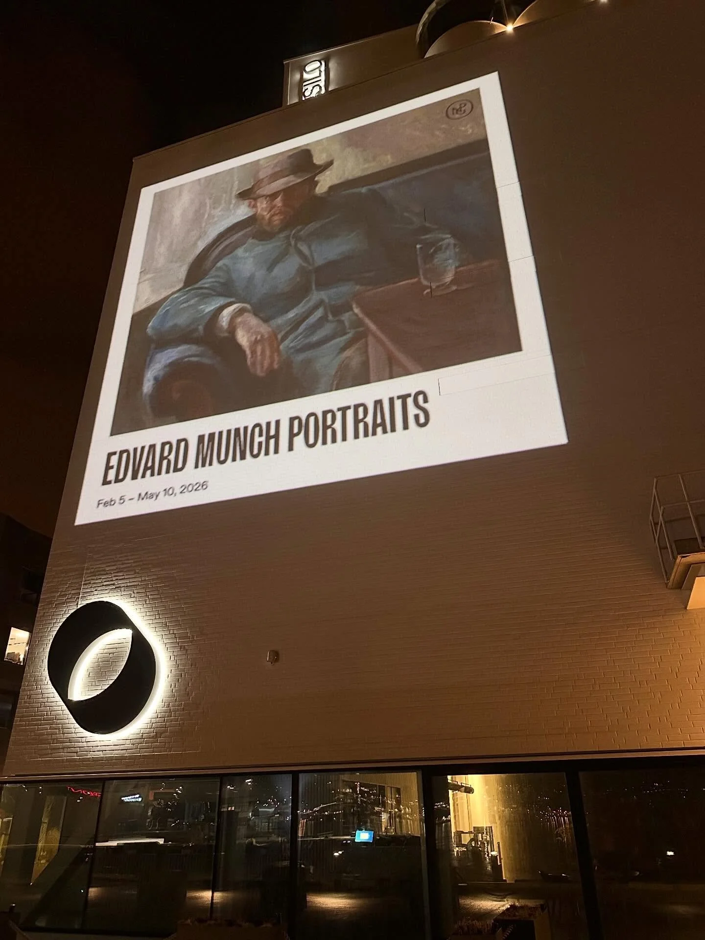 Kan sterkt anbefale en tur til @kunstsilo i Kristiansand👍🏻 Munch-utstillingen bestod av en rekke portretter med tilh&oslash;rende tekster/historier der mye var nytt for meg. Odder&oslash;ya er fin b&aring;de i sol og t&aring;ke!

#kunstsilo #kristi