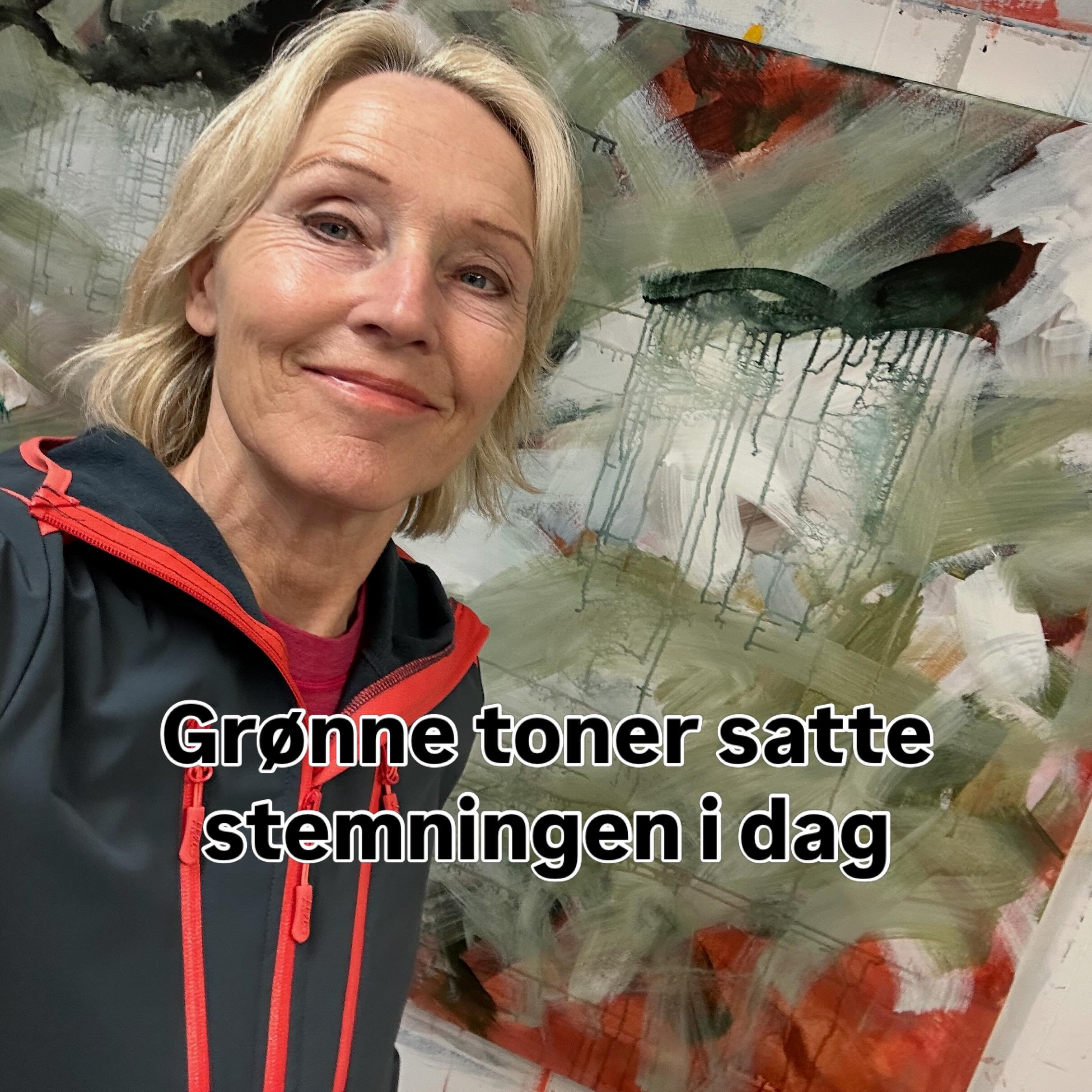 Gr&oslash;nne toner satte stemningen i atelieret i dag, jobber seg fram mot en form eller forvandling🌱

#maleri #abstractpainting #contempoaraypainting #gr&oslash;nnetoner #artdiary